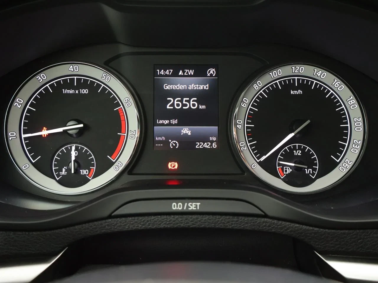 Škoda Karoq Karoq Clever 1.0 TSI 110PK *NAVI*BLTH*CRUISE*APP CONNECT*VERDUISTERDE RAMEN*CAMERA*..