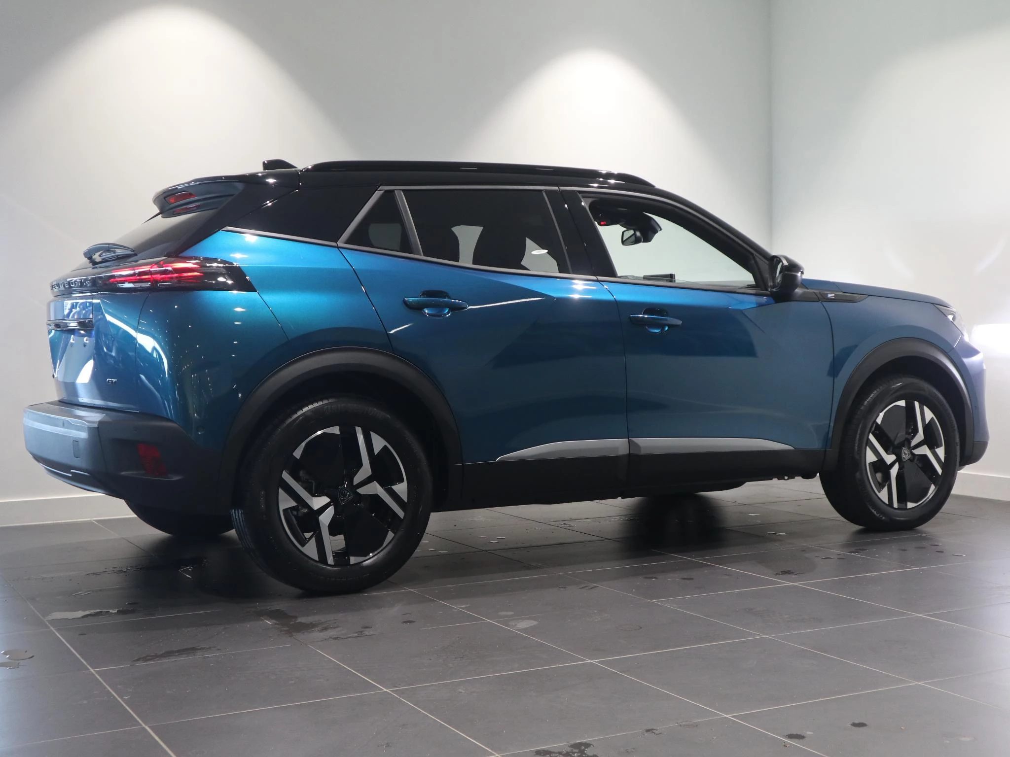 Peugeot e-2008 EV GT Avantage 54 kWh