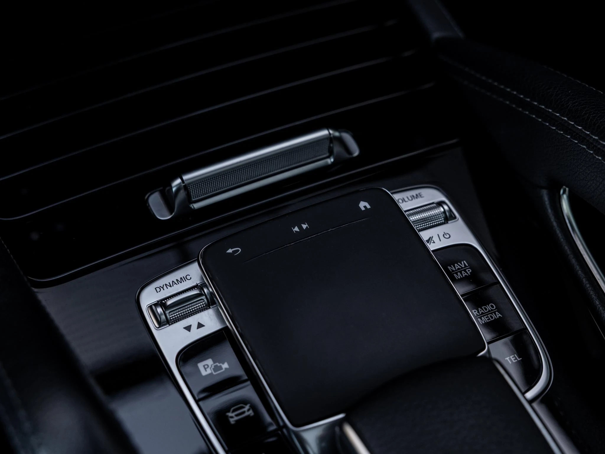 Mercedes-Benz-GLE-image-47