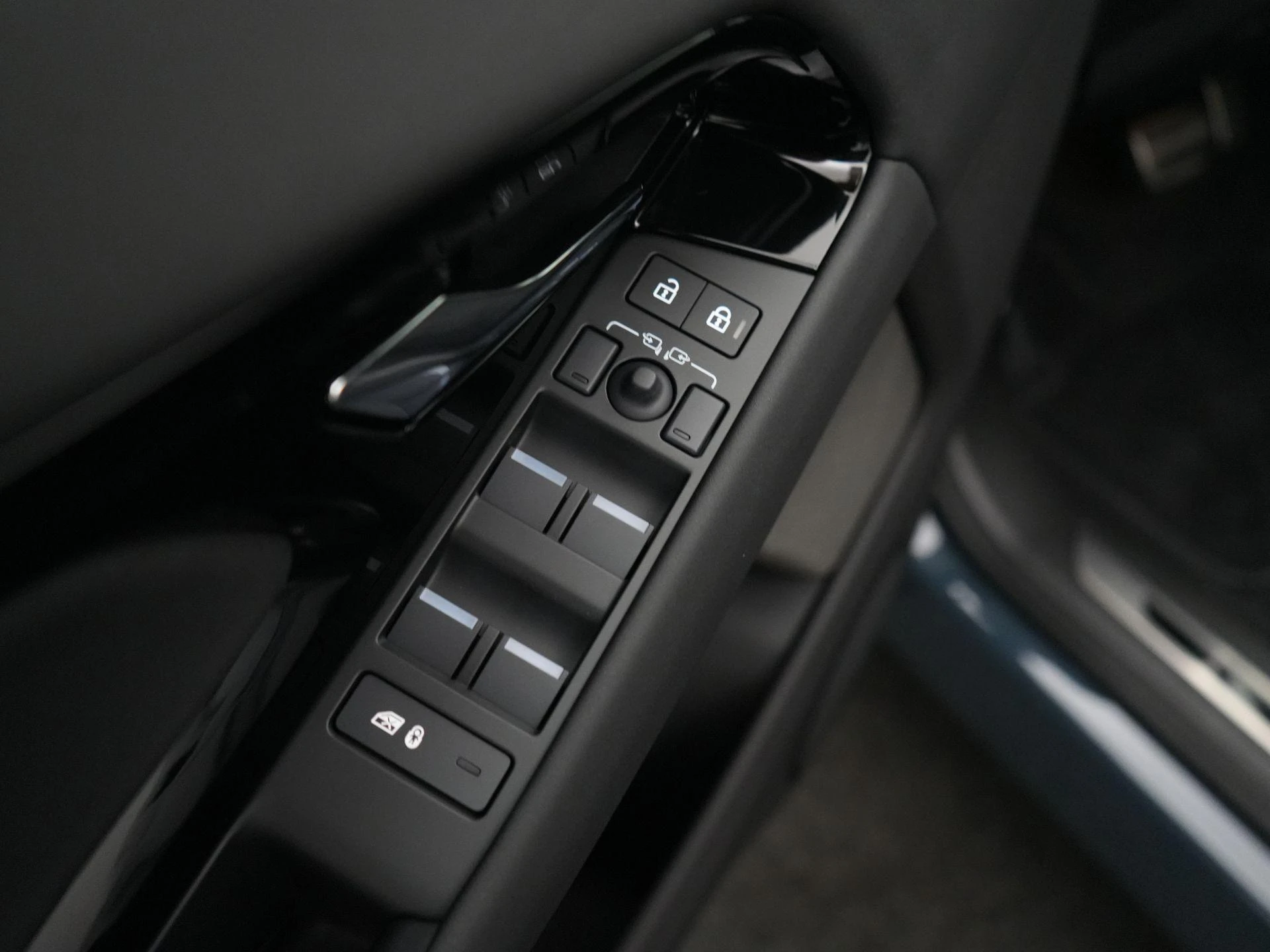 Land Rover-Range Rover Evoque-image-35