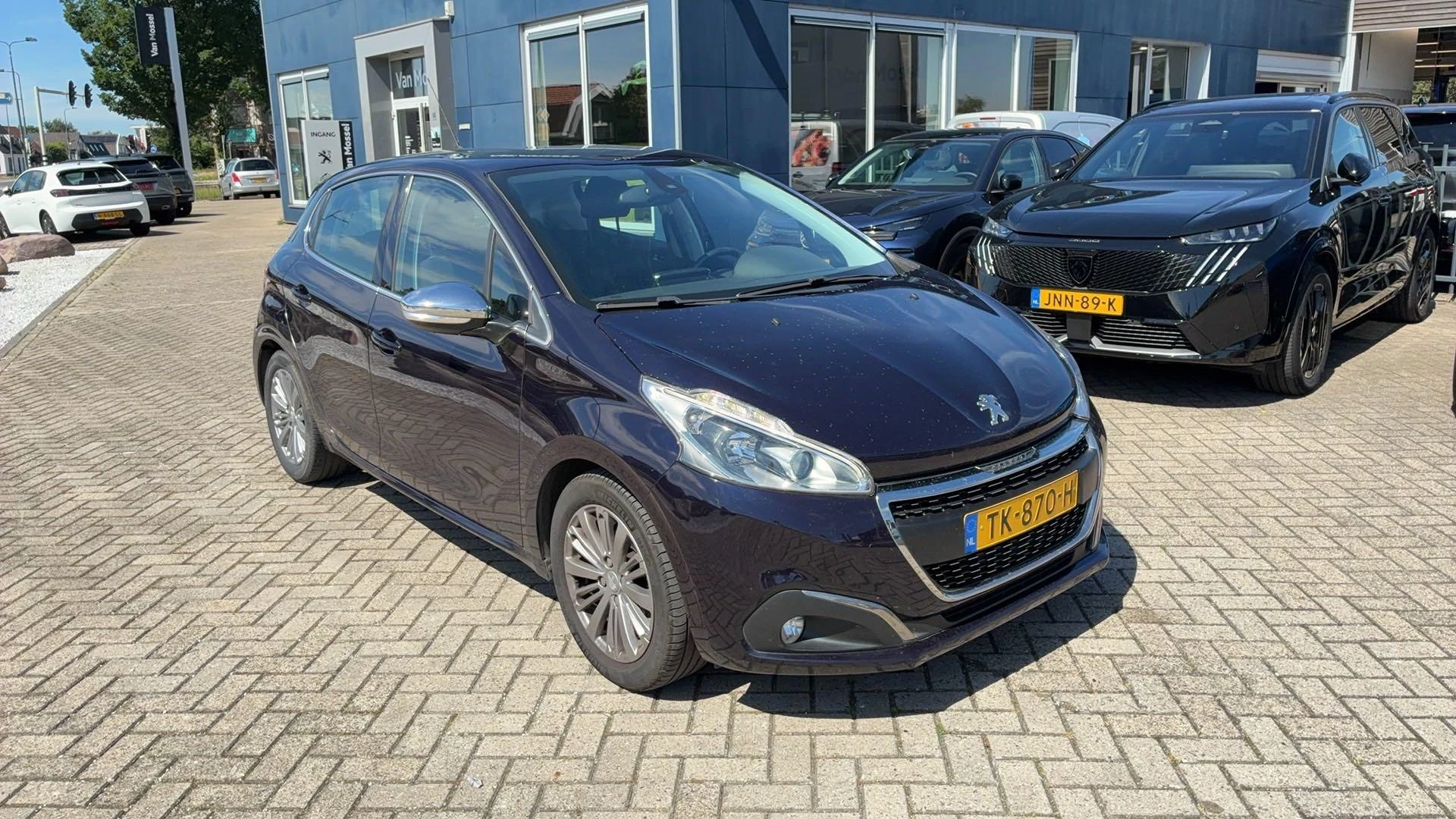 Peugeot 208 1.2 PureTech Blue Lease Executive