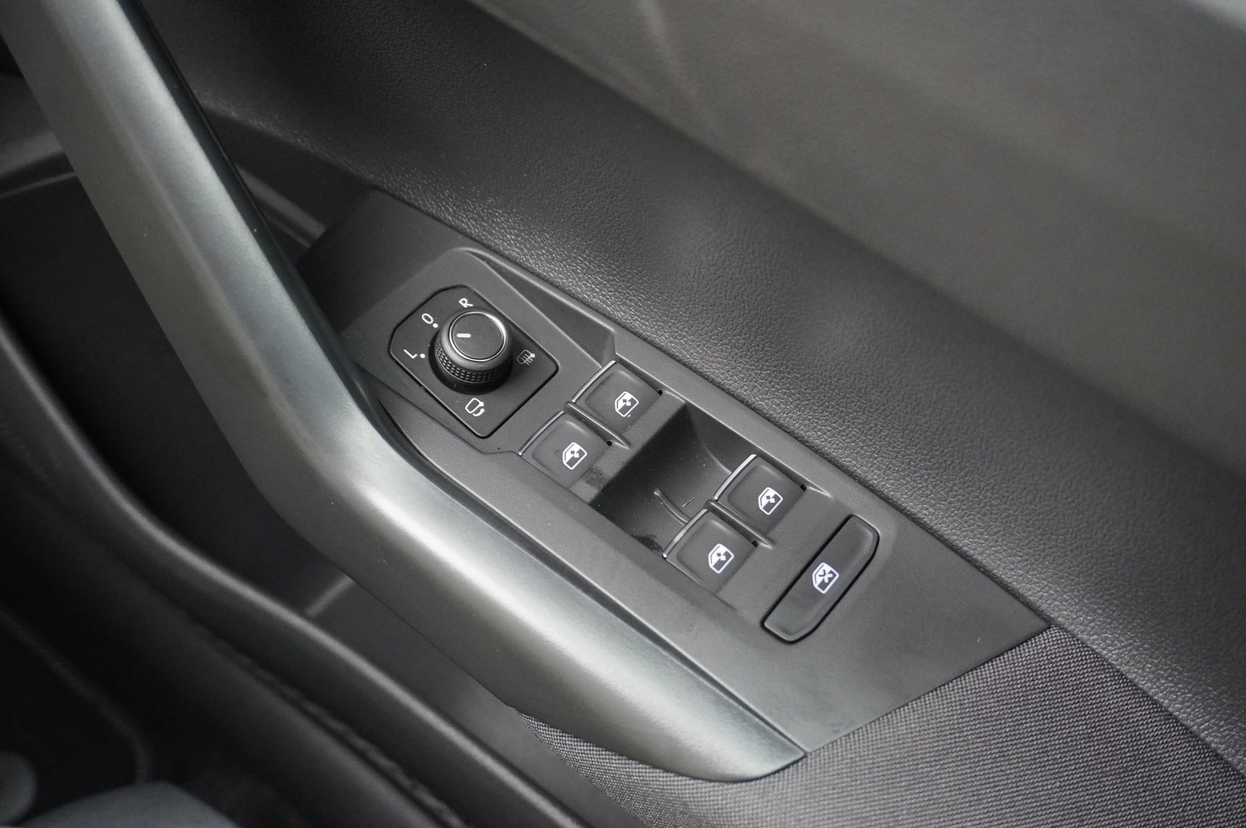 Volkswagen-Polo-image-34