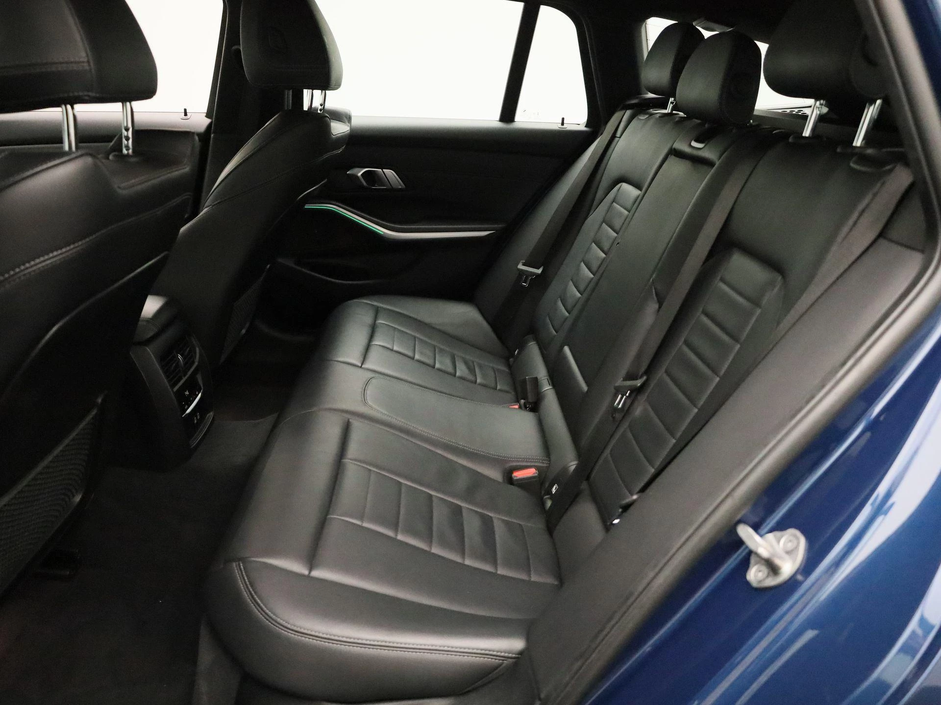 BMW-3 Serie-image-11