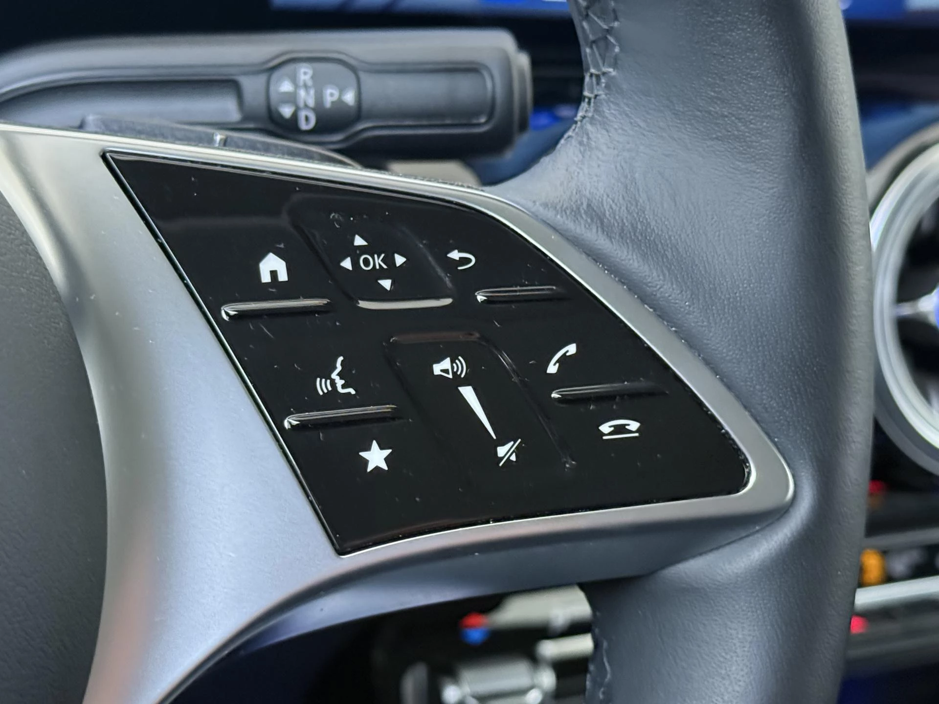 Mercedes-Benz-GLA-image-13