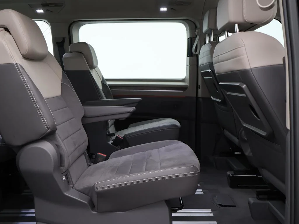 Volkswagen-Multivan-image-10