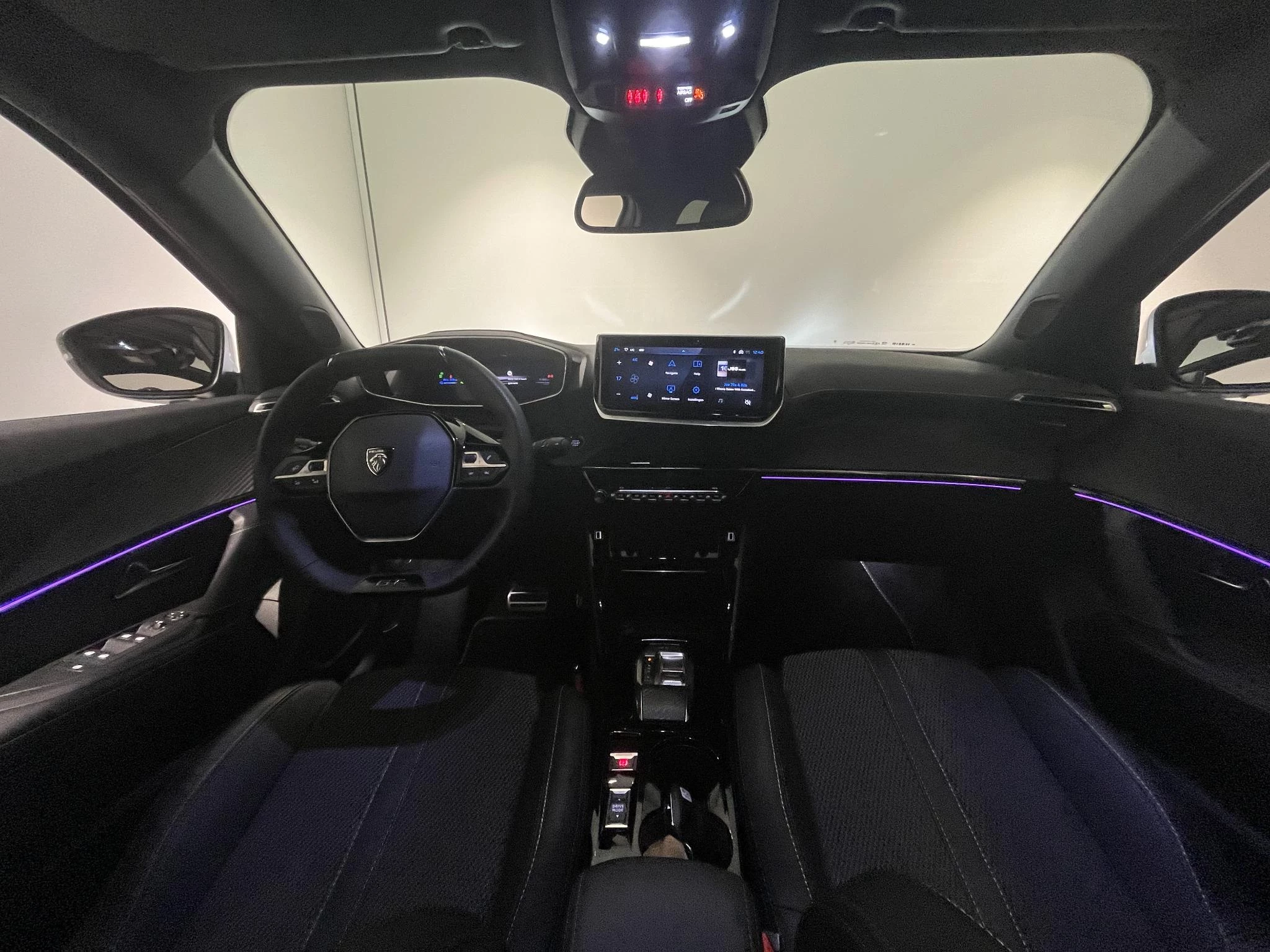Peugeot-e-2008-image-19