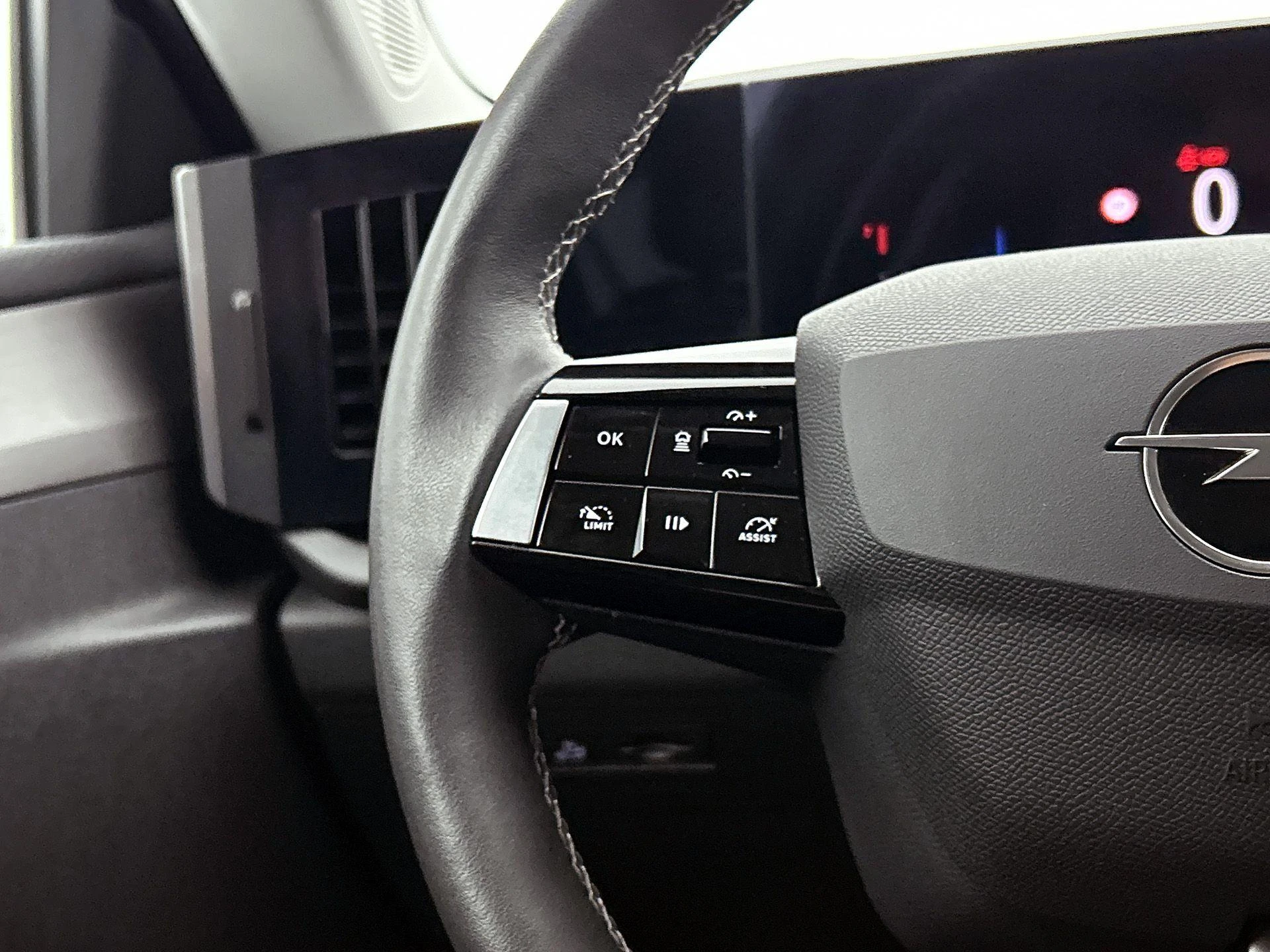 Opel-Astra-image-5