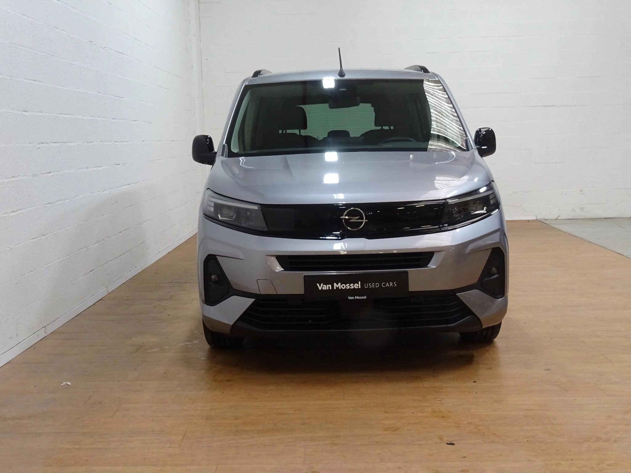 Opel Combo Life 1.2T Edition+gps+camera+park pilot achteraan