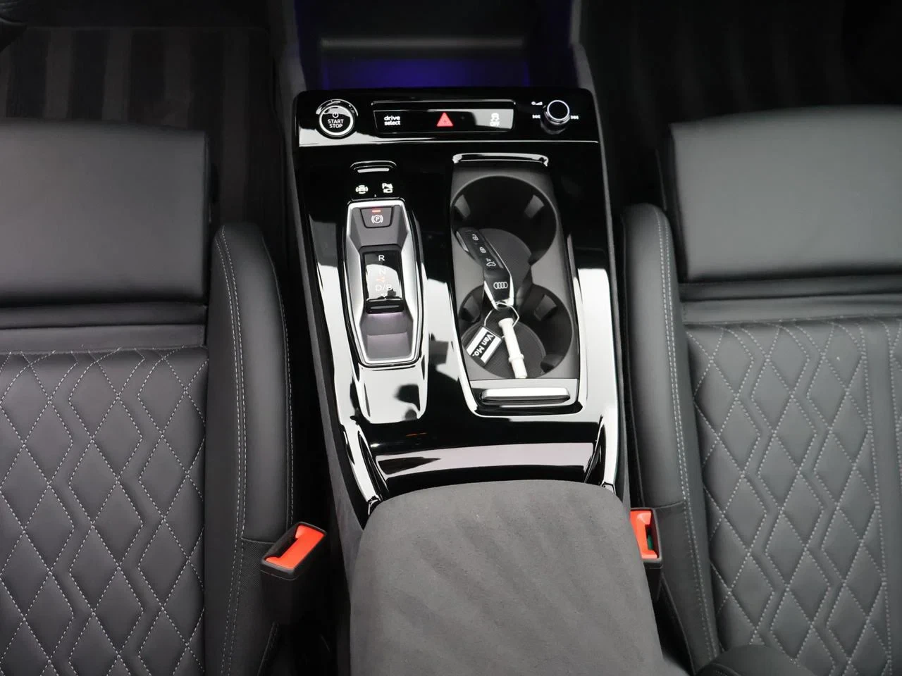 Audi-Q6 e-tron-image-15