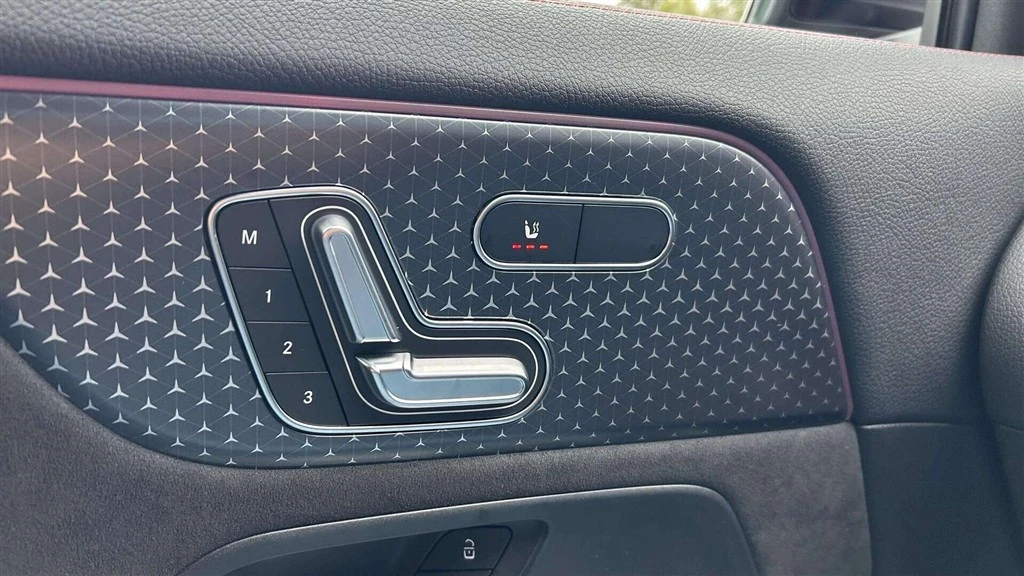 Mercedes-Benz-EQA-image-10