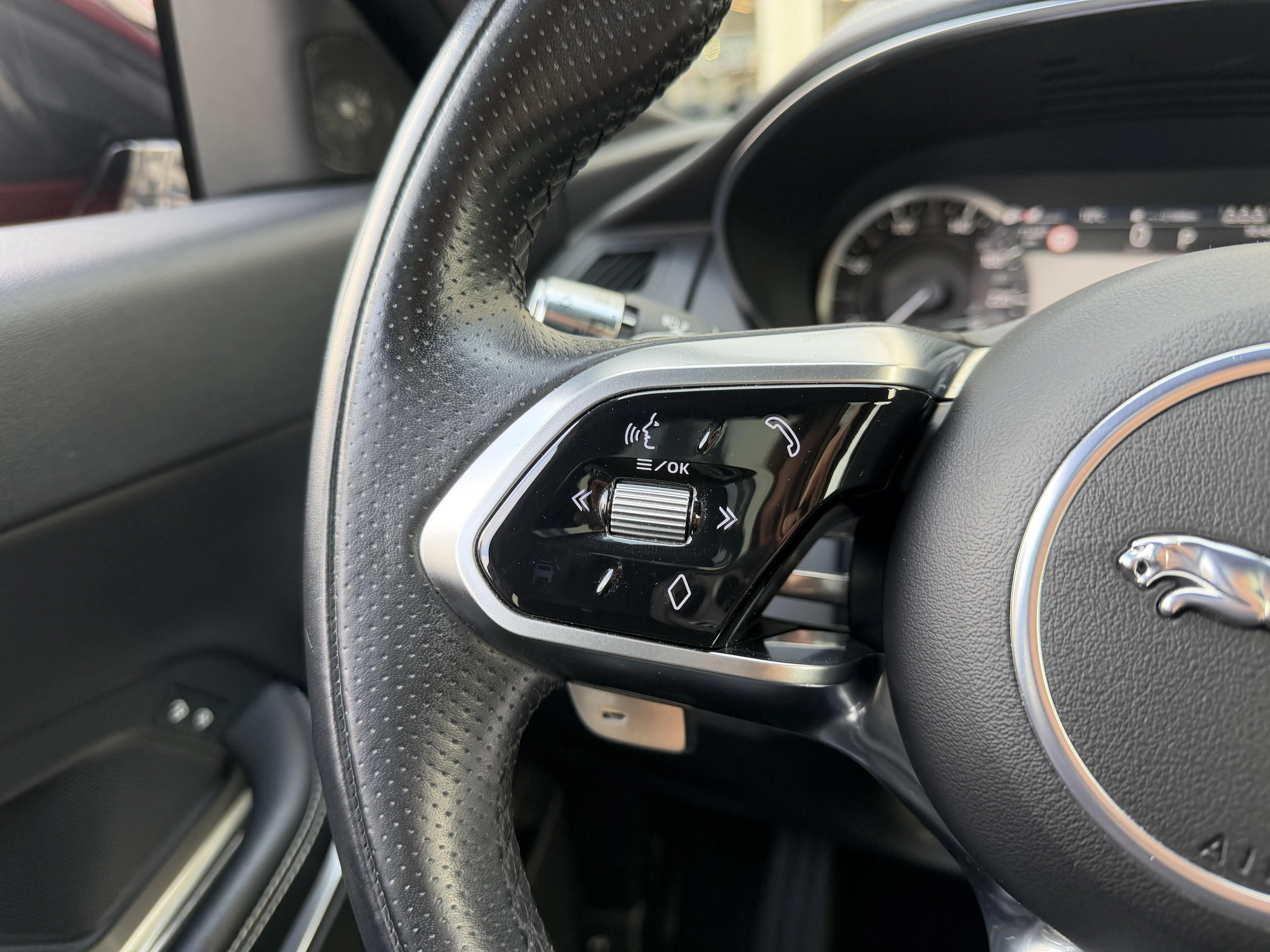 Jaguar-E-PACE-image-13