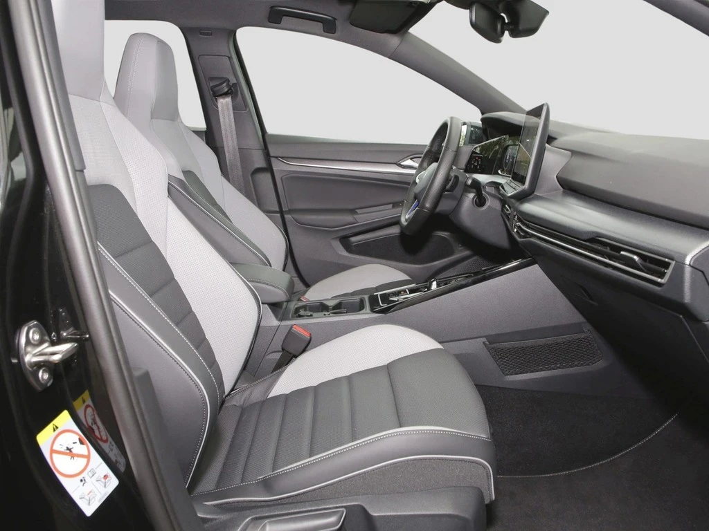 Volkswagen-Golf-image-7