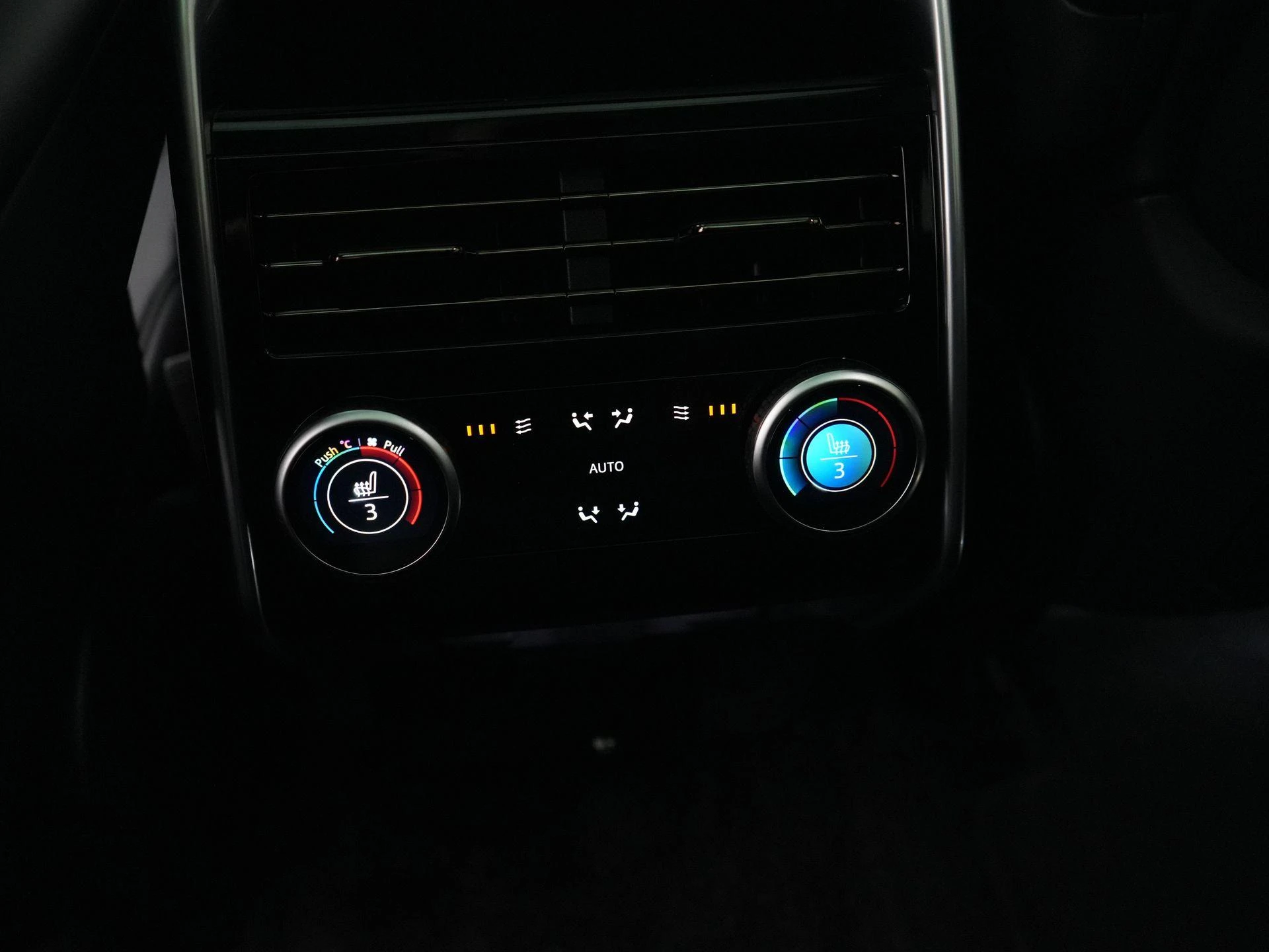 Land Rover-Range Rover-image-47