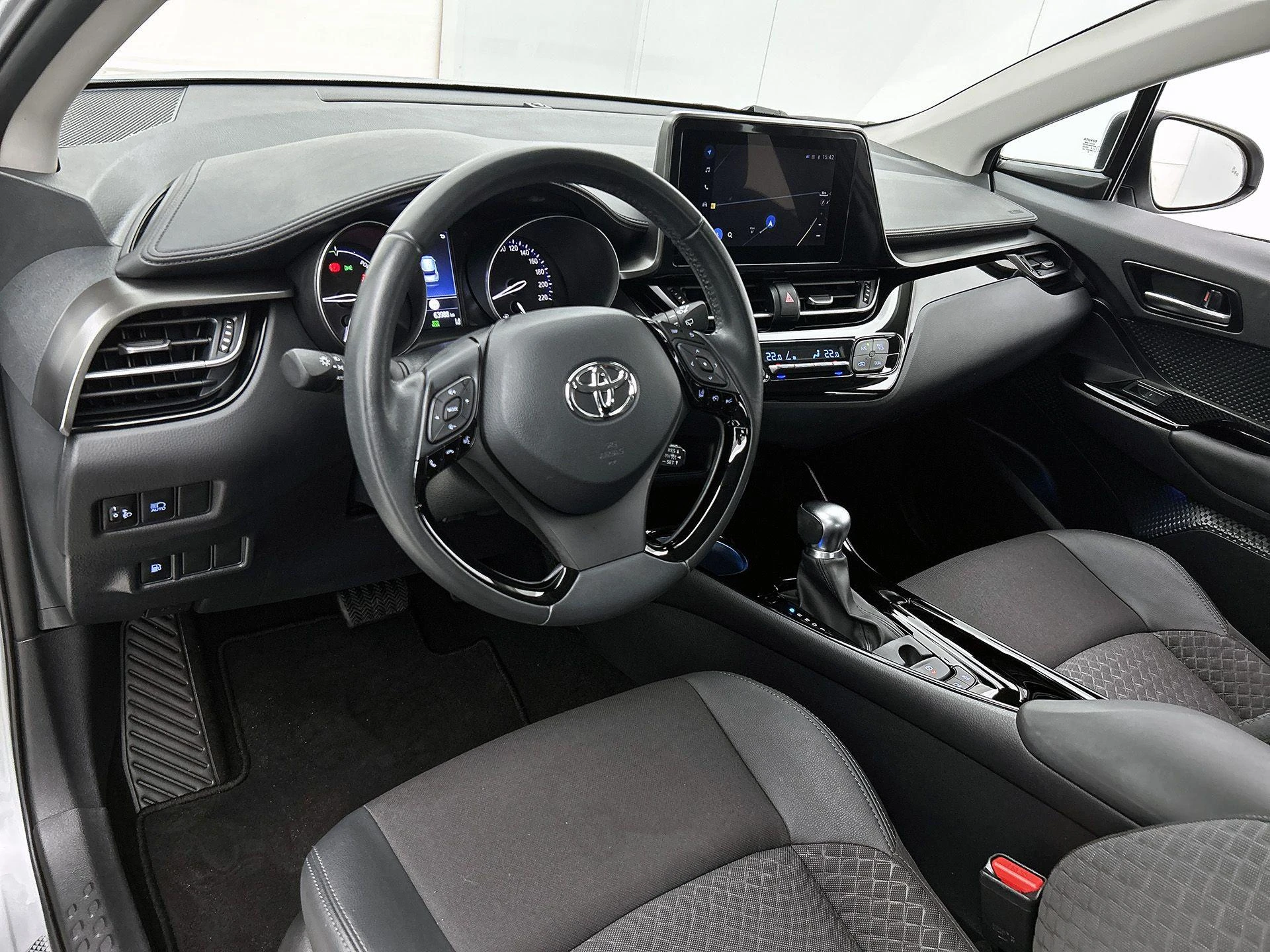 Toyota-C-HR-image-18