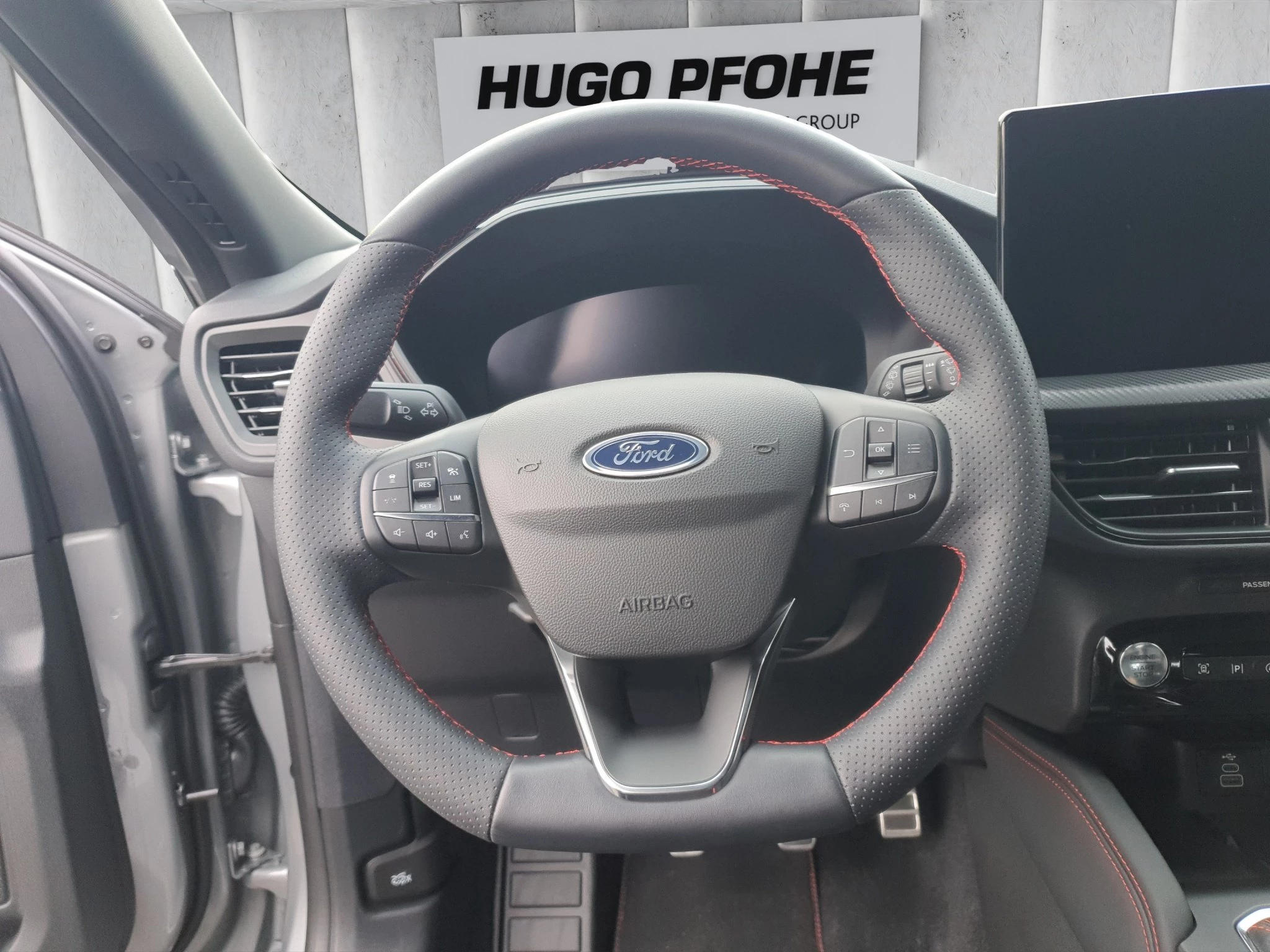 Ford Kuga ST-Line X*PANO*AHK*LED-MATRIX*360GRAD*ACC*NAVI*SOUND-SYS.