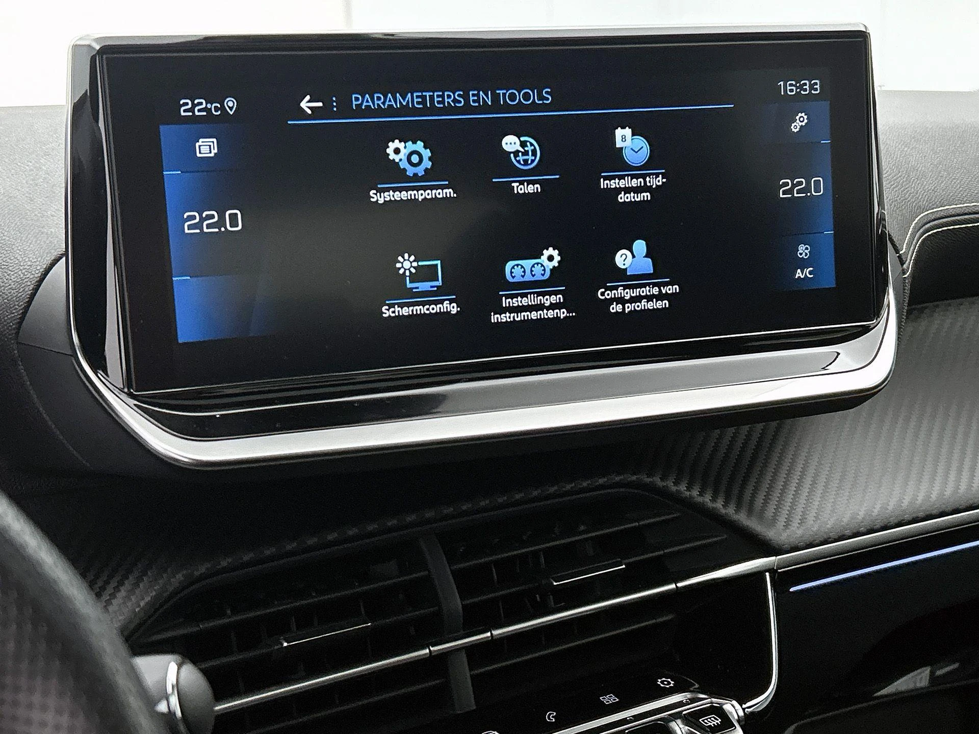 Peugeot-208-image-12