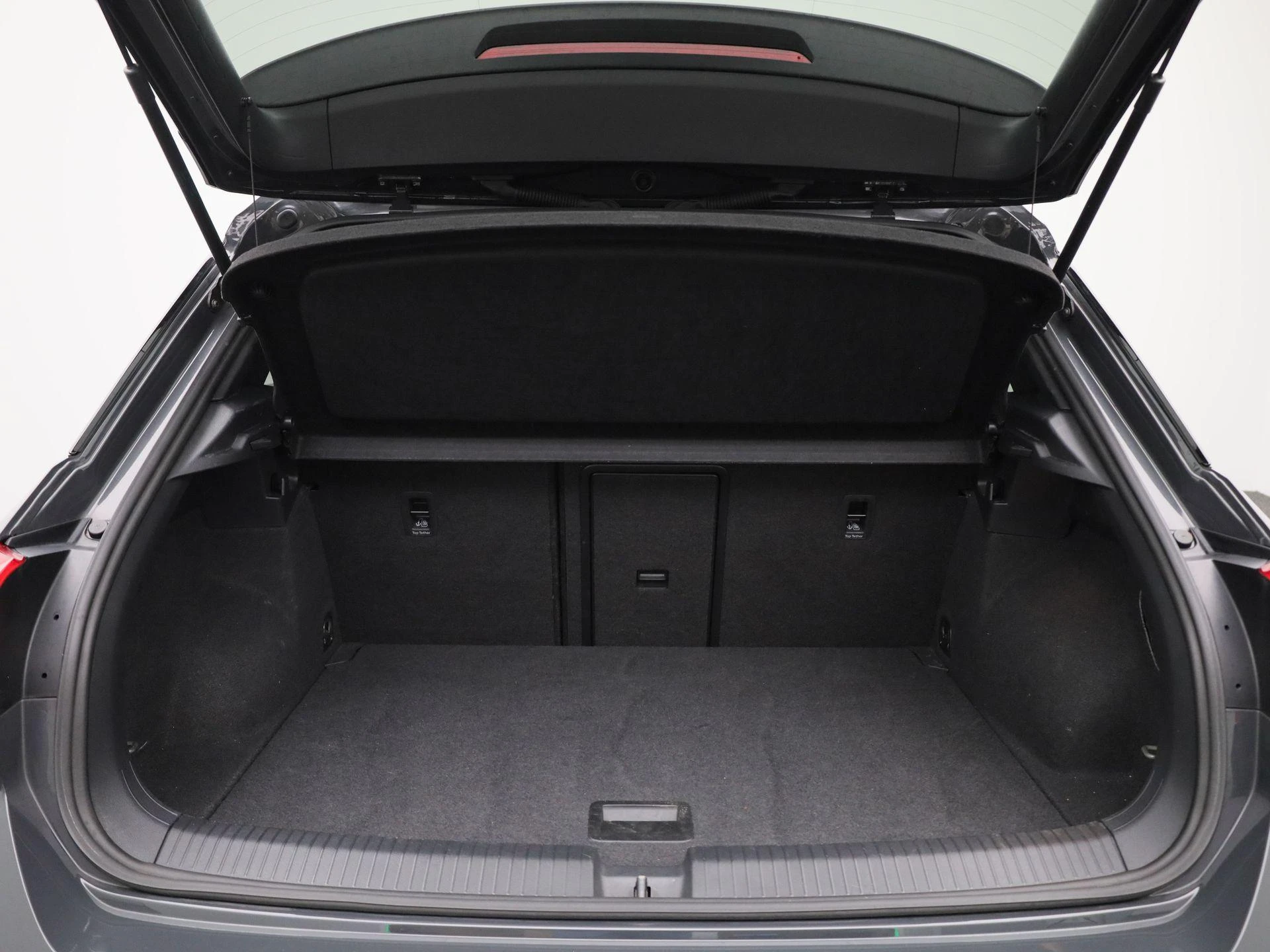 Volkswagen-T-Roc-image-13