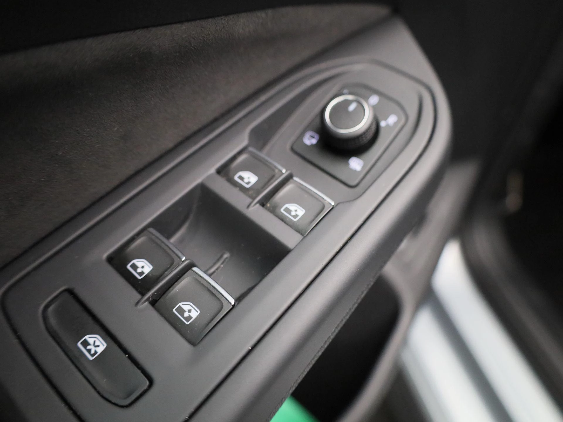 Volkswagen-Golf-image-34