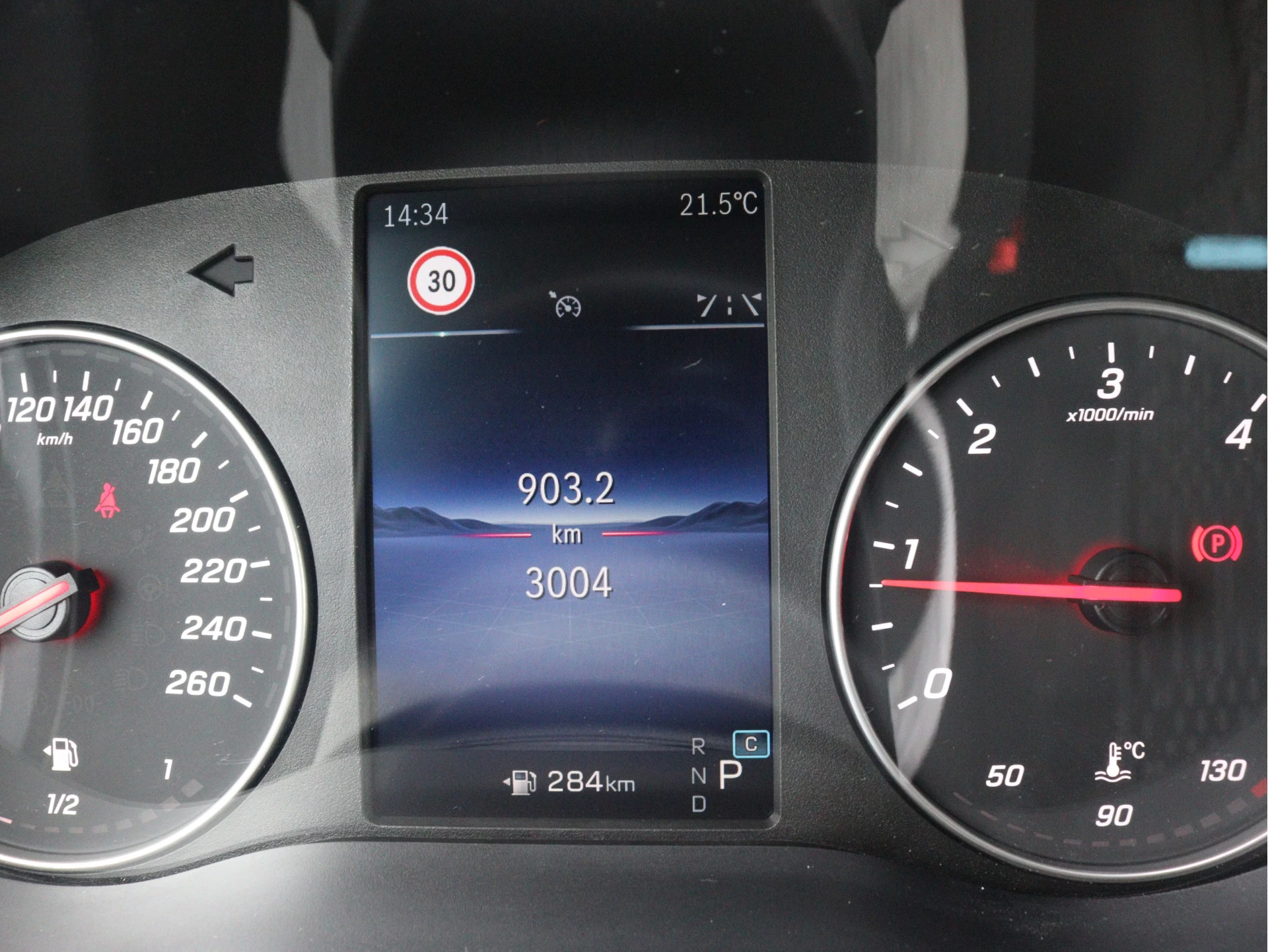 Mercedes-Benz-Vito-image-5