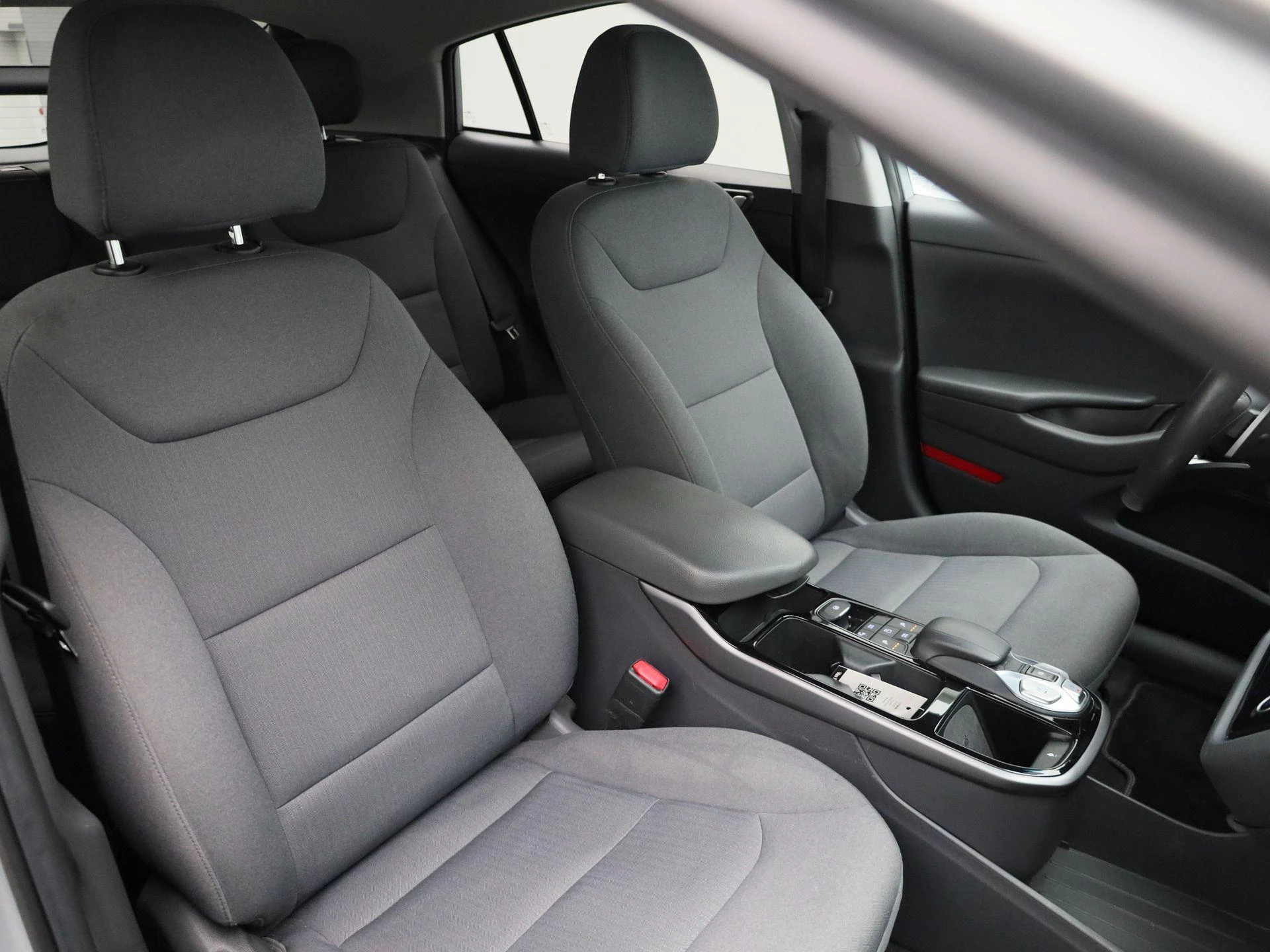Hyundai-IONIQ-image-36