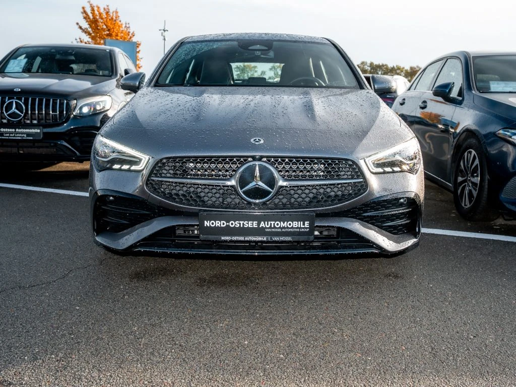 Mercedes-Benz-CLA 200-image-3