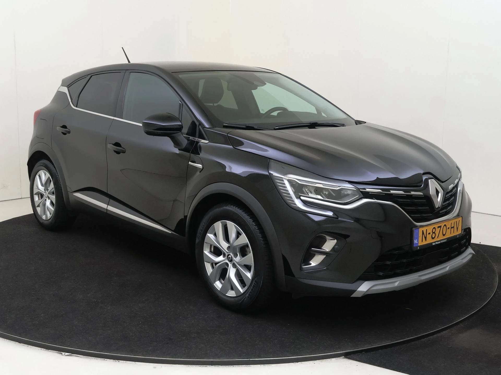 Renault-Captur-image-2