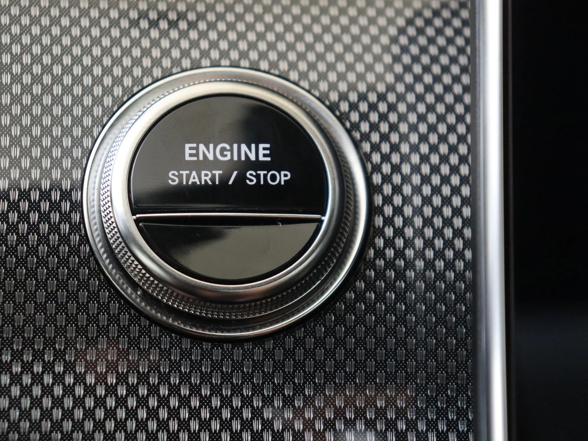 Mercedes-Benz-C-Klasse-image-20