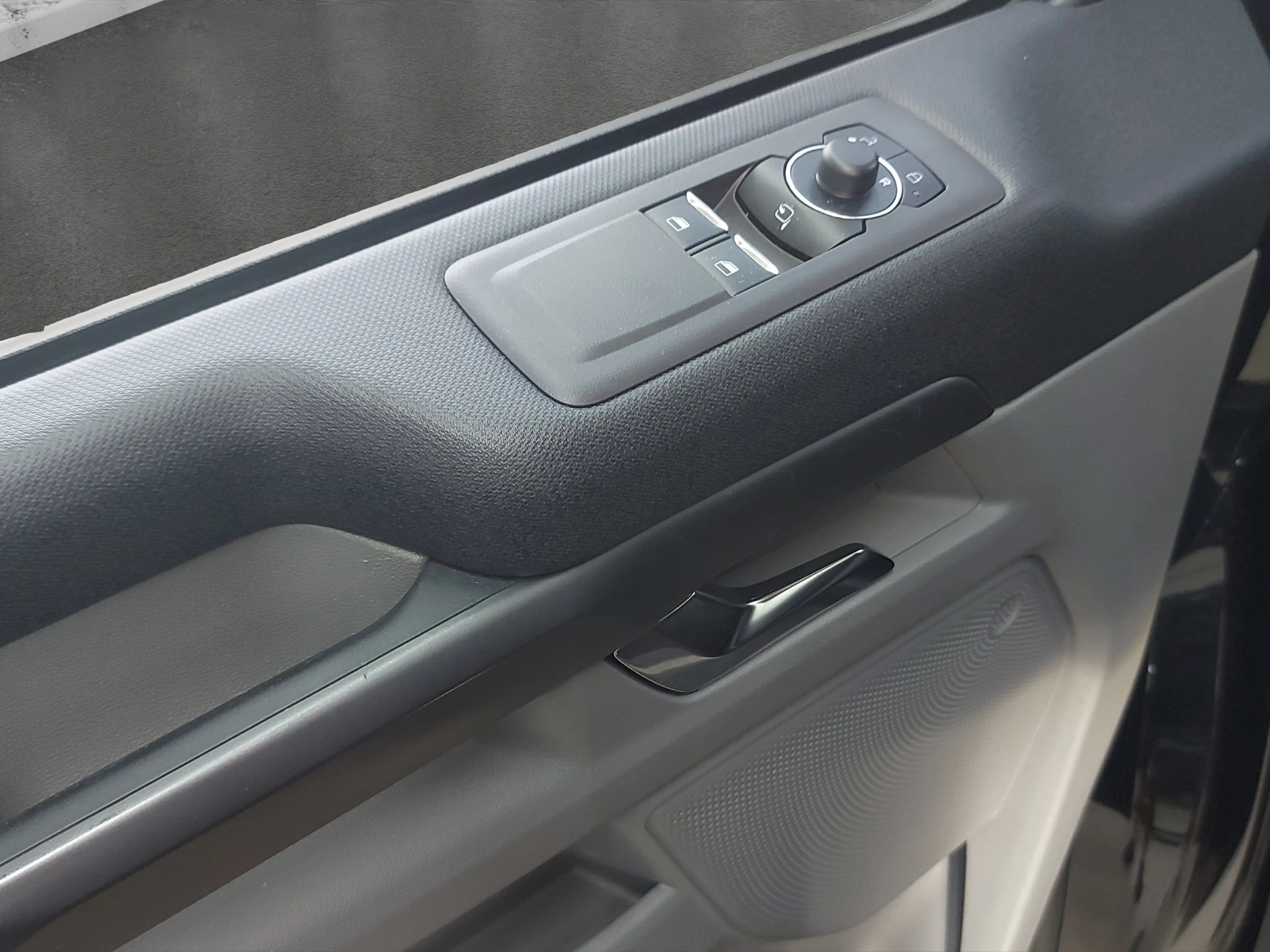 Ford-Tourneo Custom-image-16