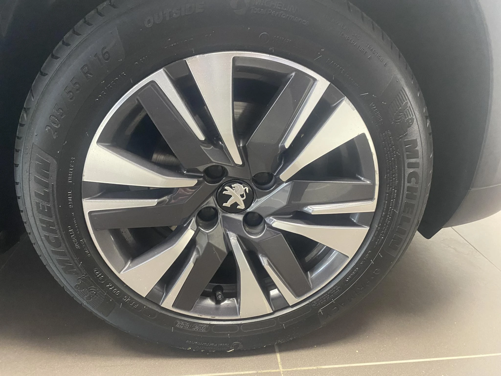 Peugeot 2008 1.2 PureTech Allure