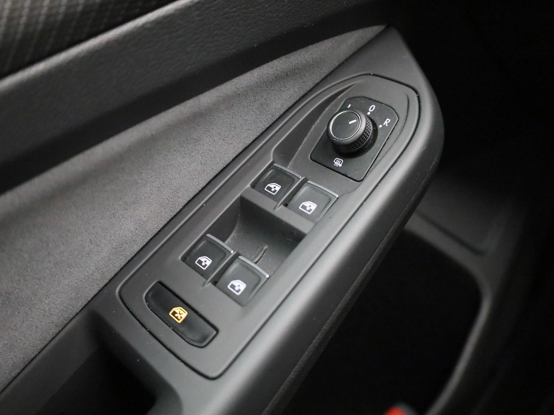 Volkswagen-Golf-image-22