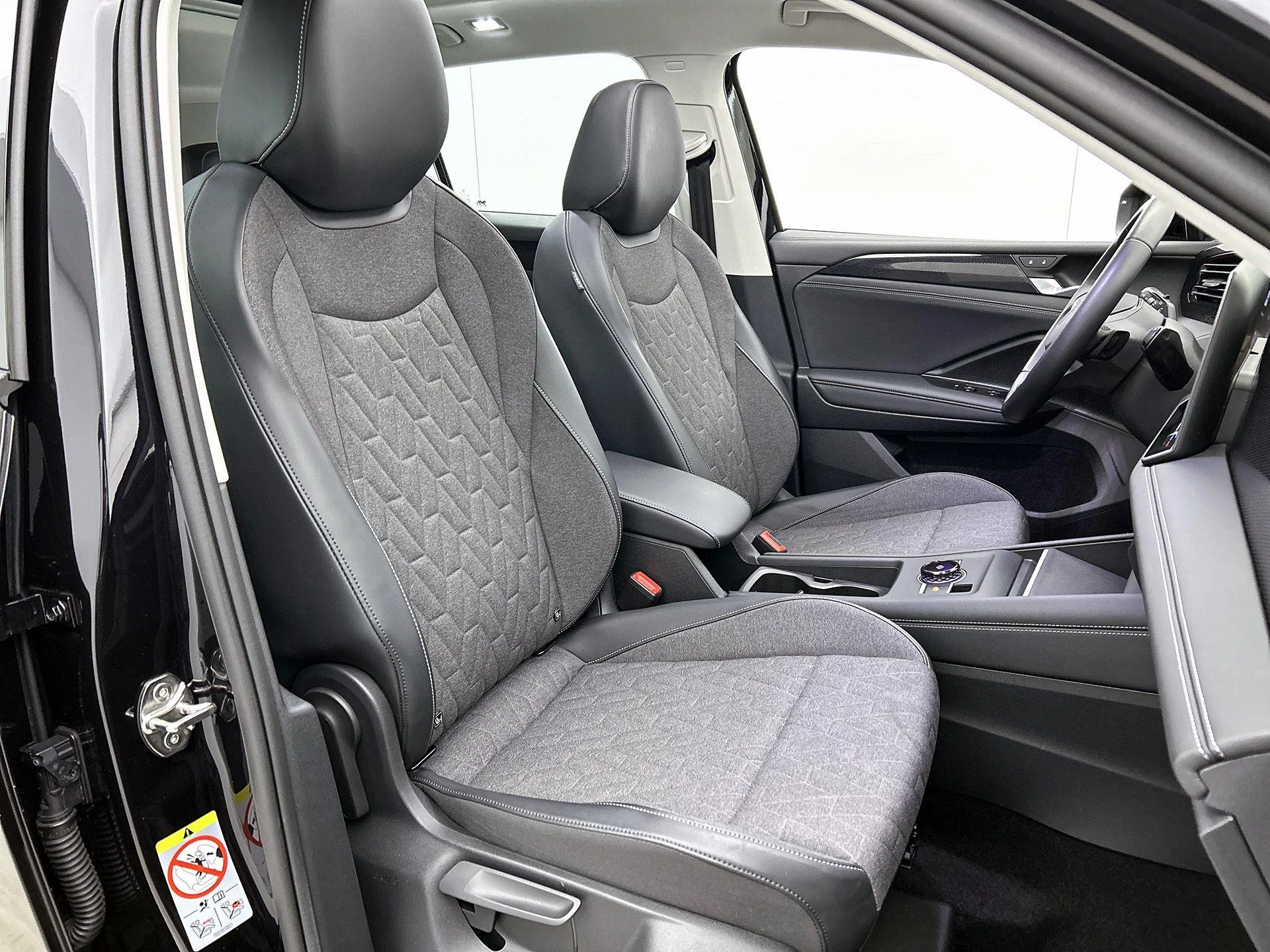 Volkswagen-Tiguan-image-49