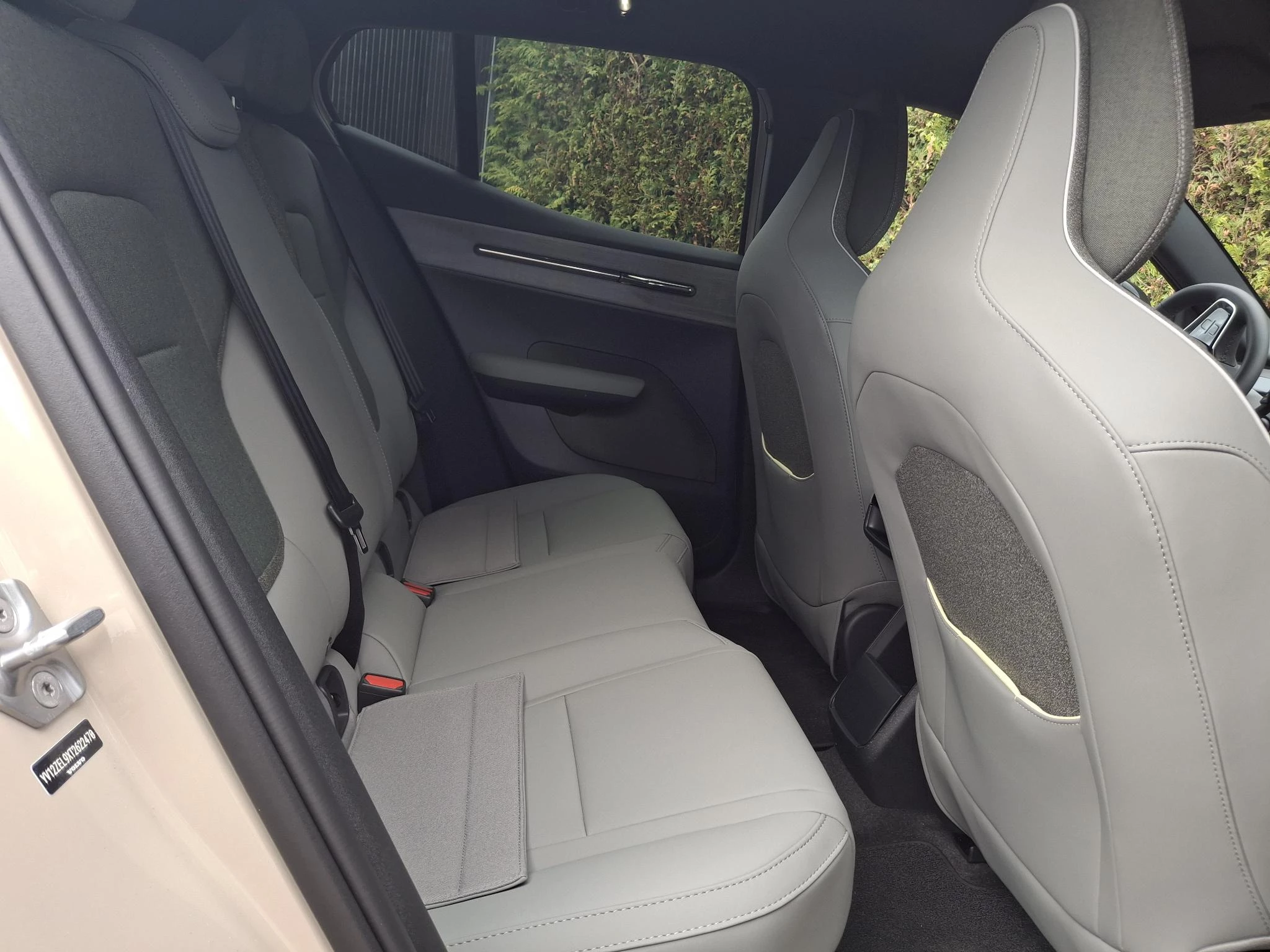 Volvo-EX30-image-30