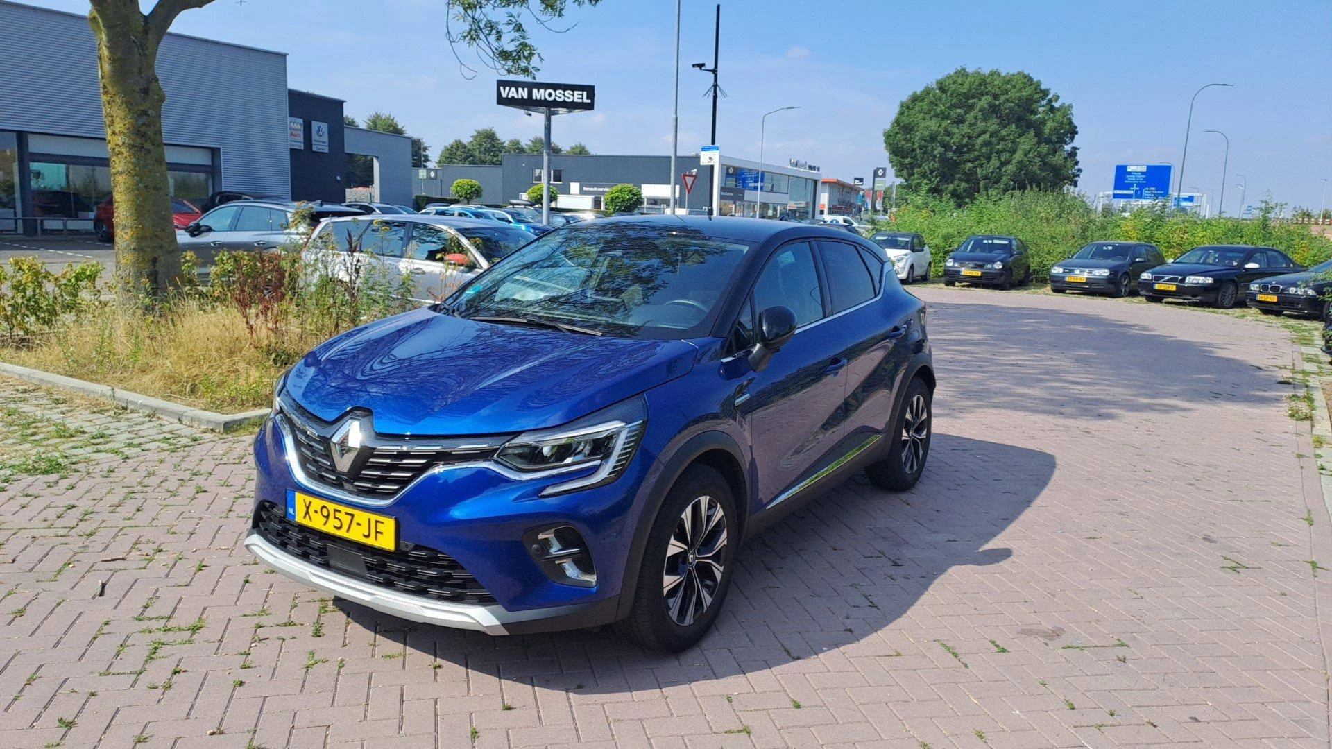 Renault-Captur-image-1