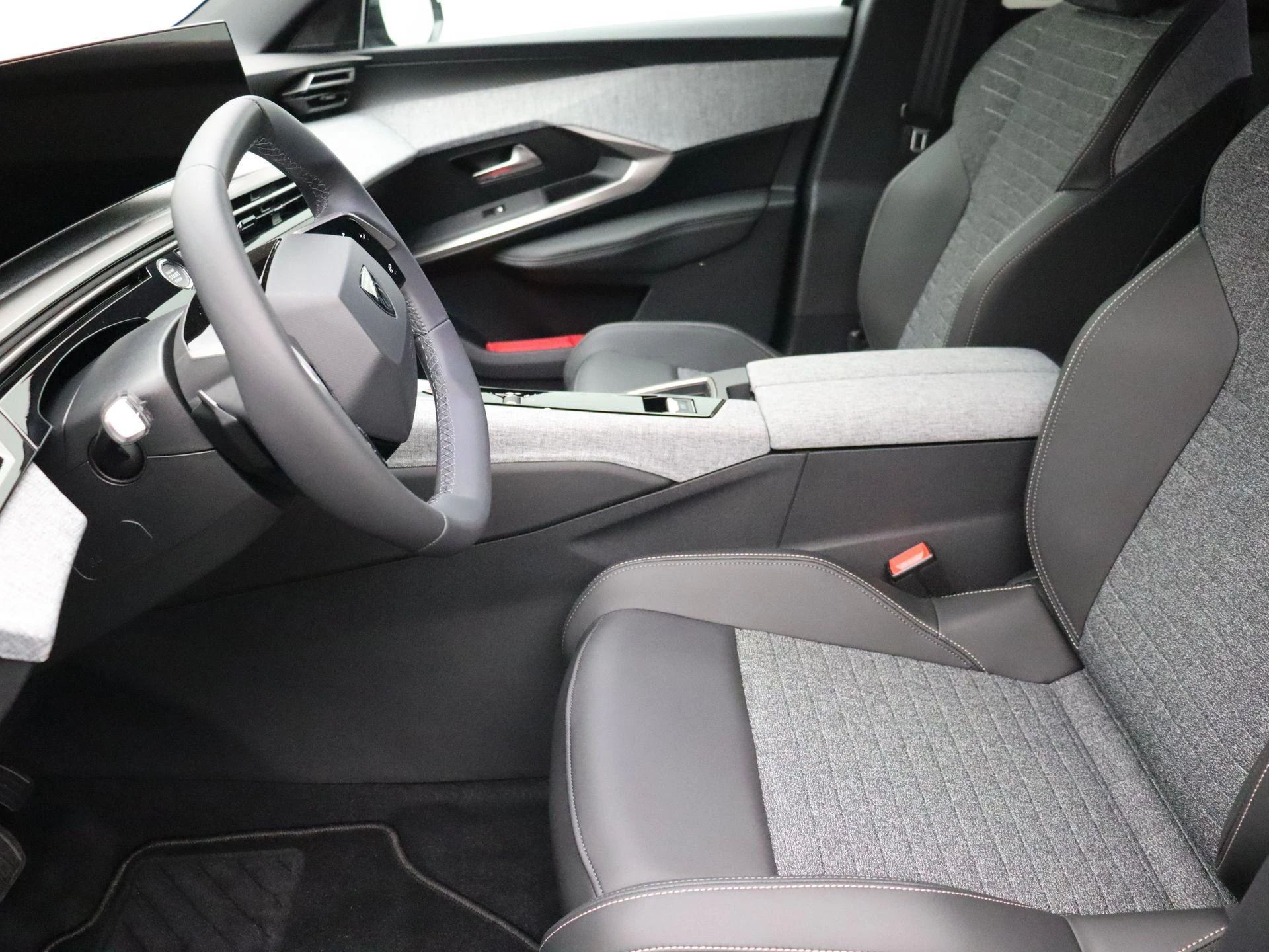 Peugeot e-5008 e-5008 213 Allure Business
