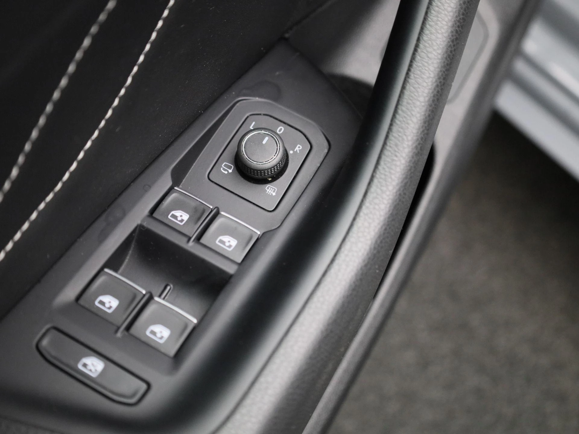 Volkswagen-Arteon-image-35
