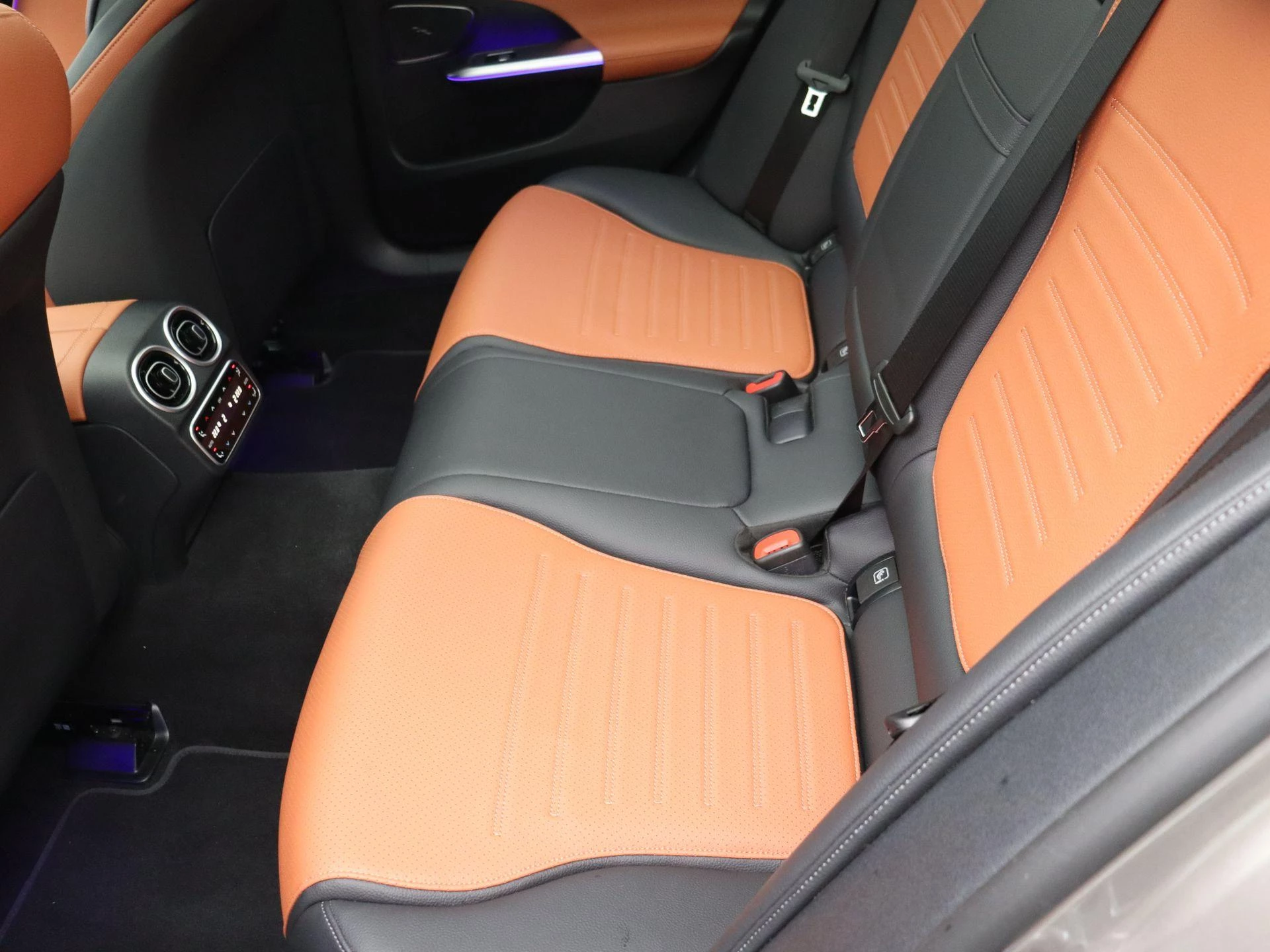 Mercedes-Benz C-Klasse 200 d AMG Line Estate + LEDER TWO TONE + PANO DAK + DIGITAL LIGHT +
