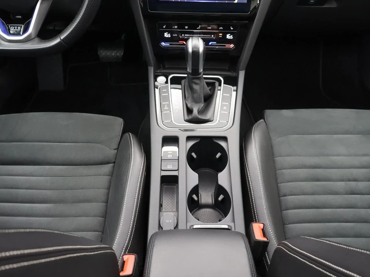 Volkswagen-Passat-image-21