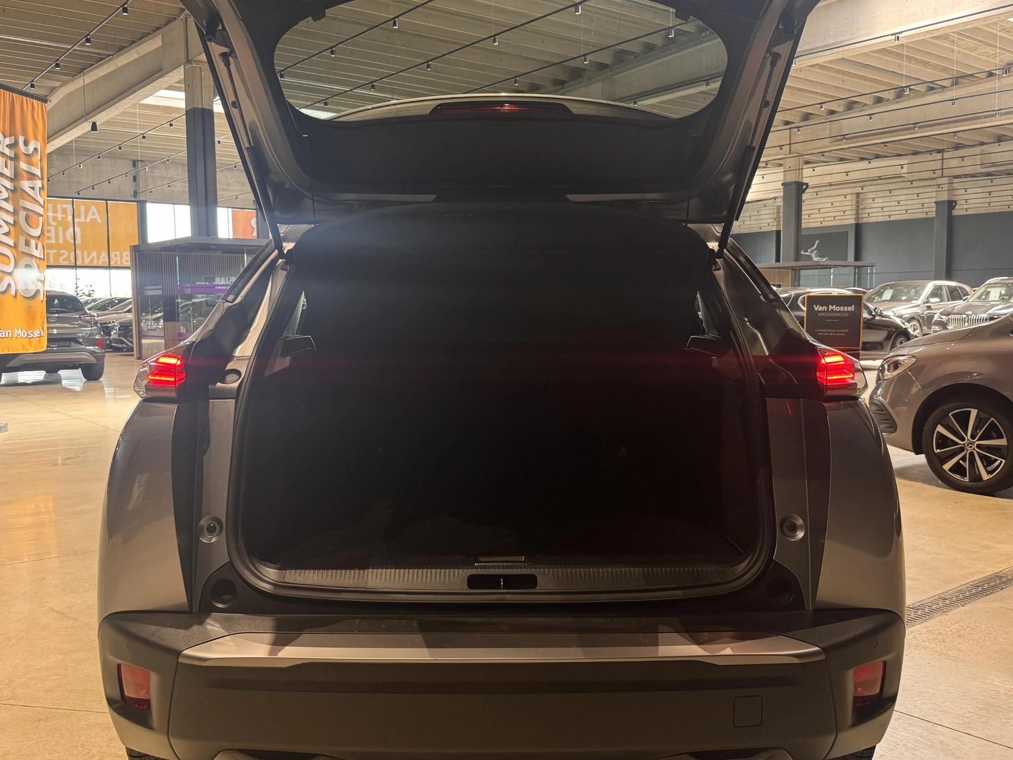 Peugeot 2008 1.2 Puretech 96kW S&S EAT8 Allure