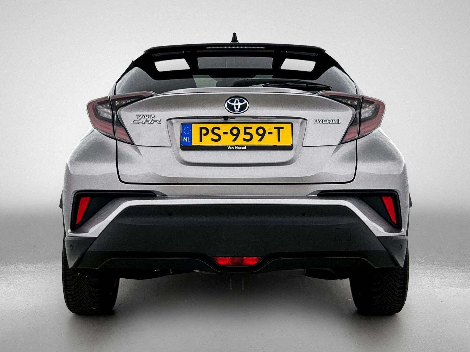 Toyota-C-HR-image-2
