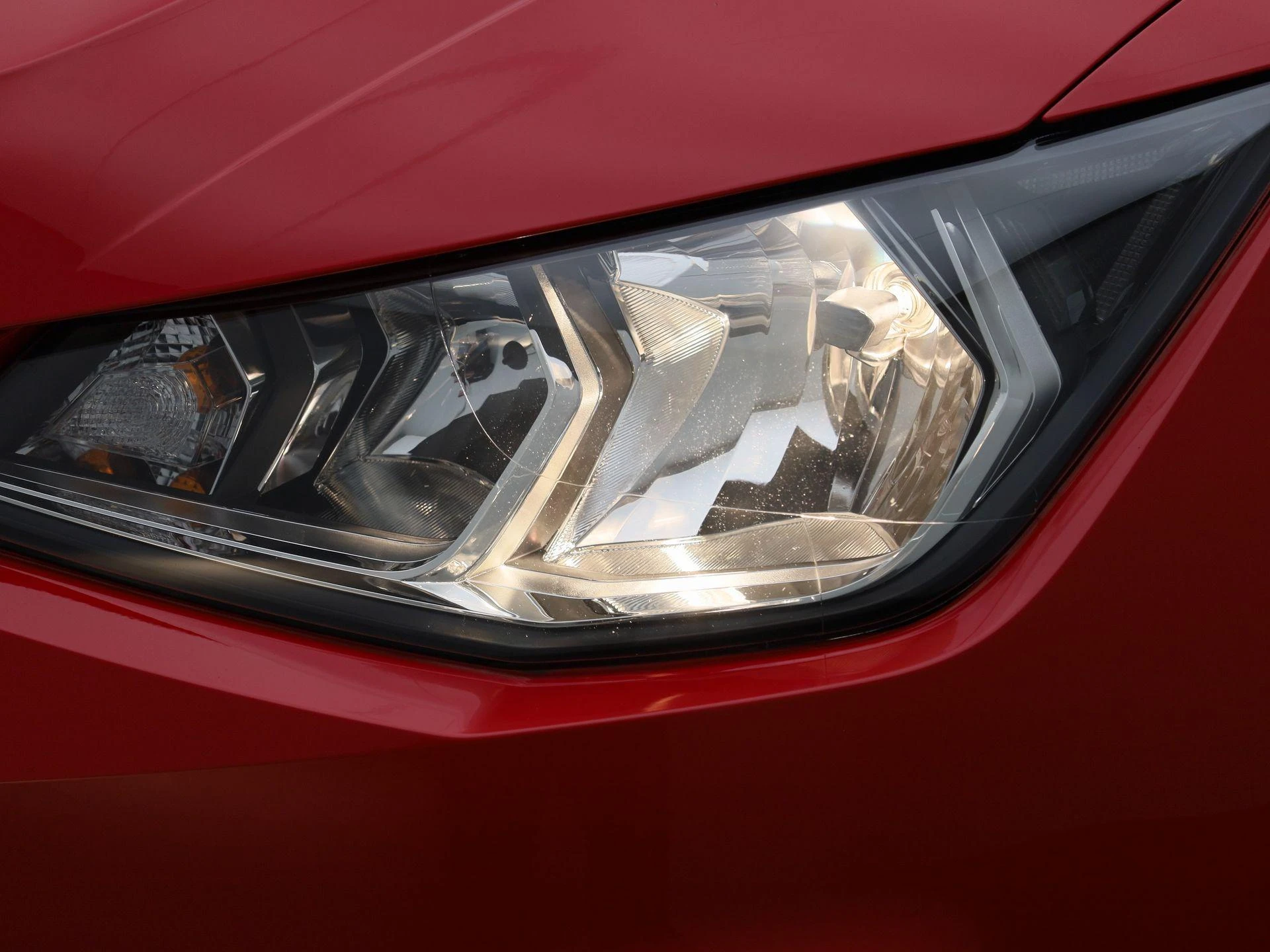 SEAT-Arona-image-12