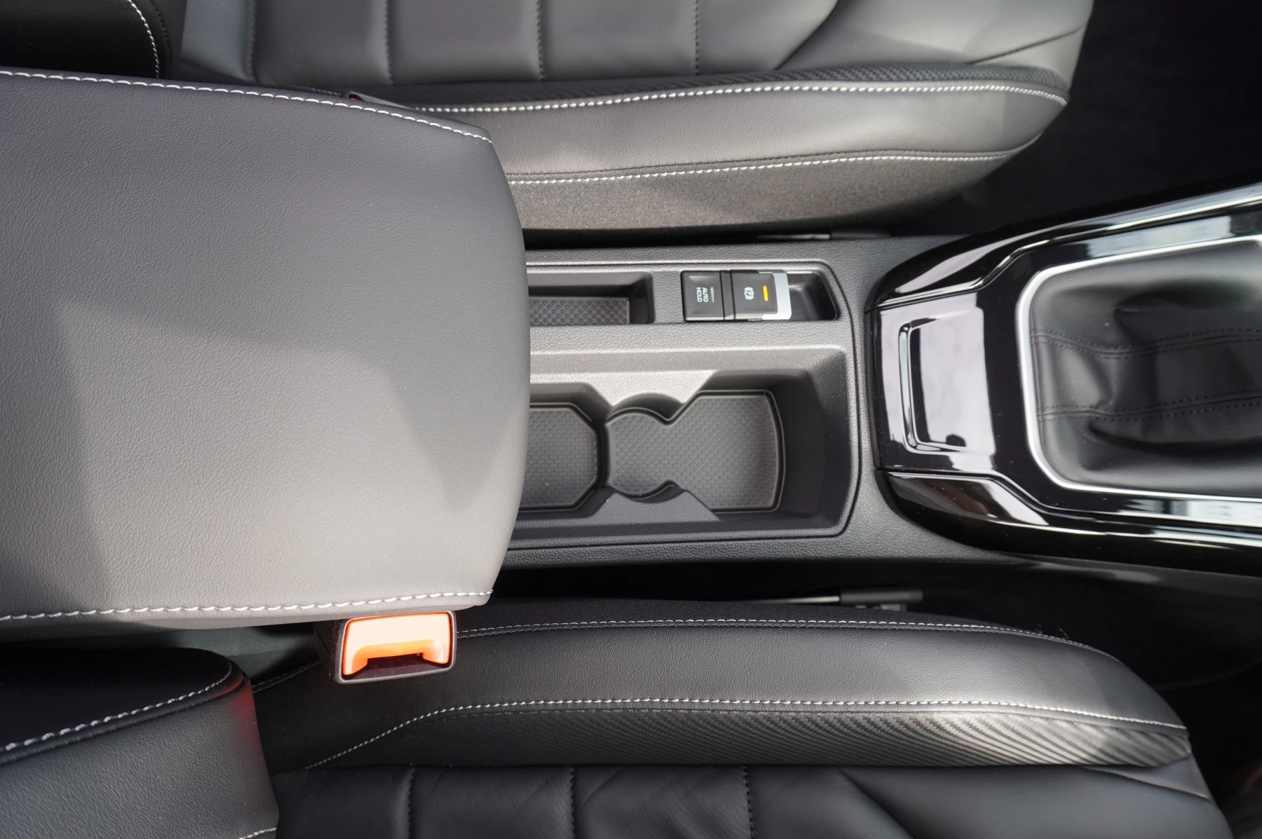 Volkswagen-T-Roc-image-32