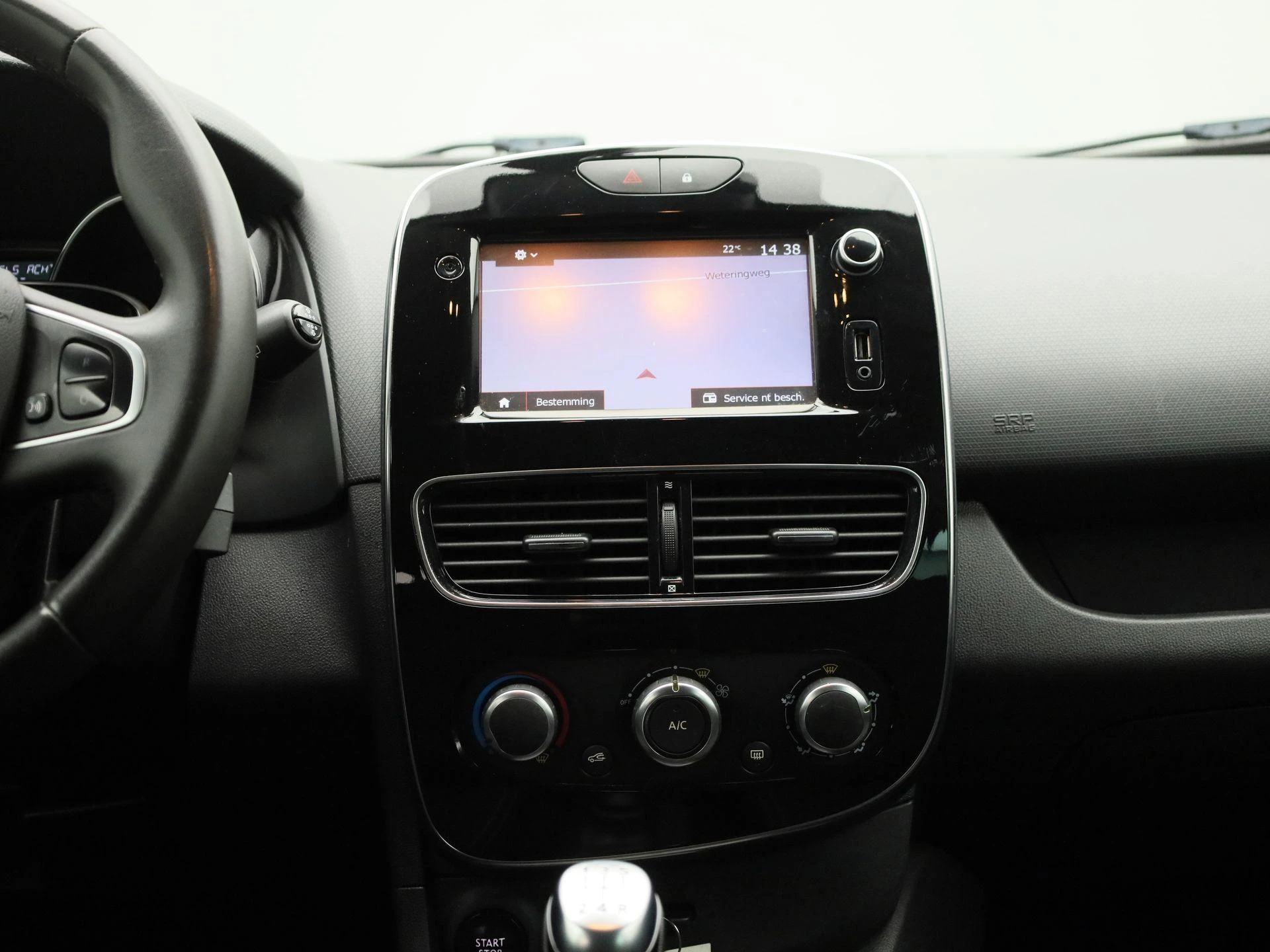 Renault-Clio-image-8