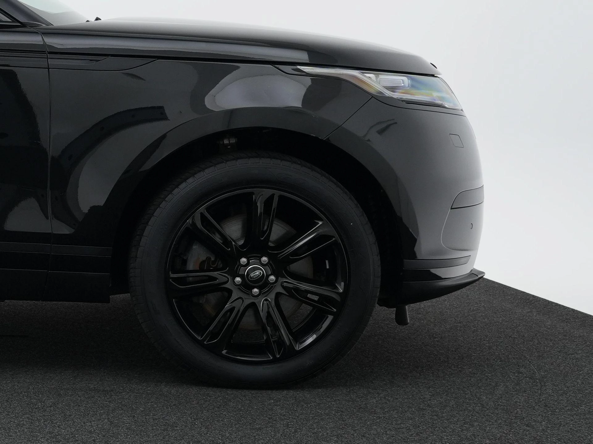 Land Rover-Range Rover Velar-image-8