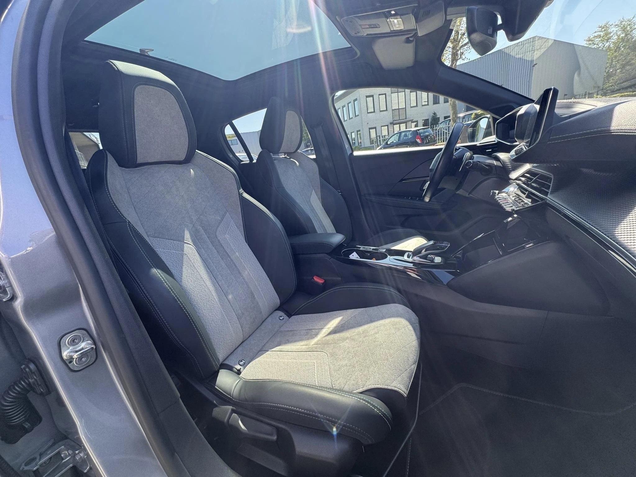 Peugeot-208-image-14