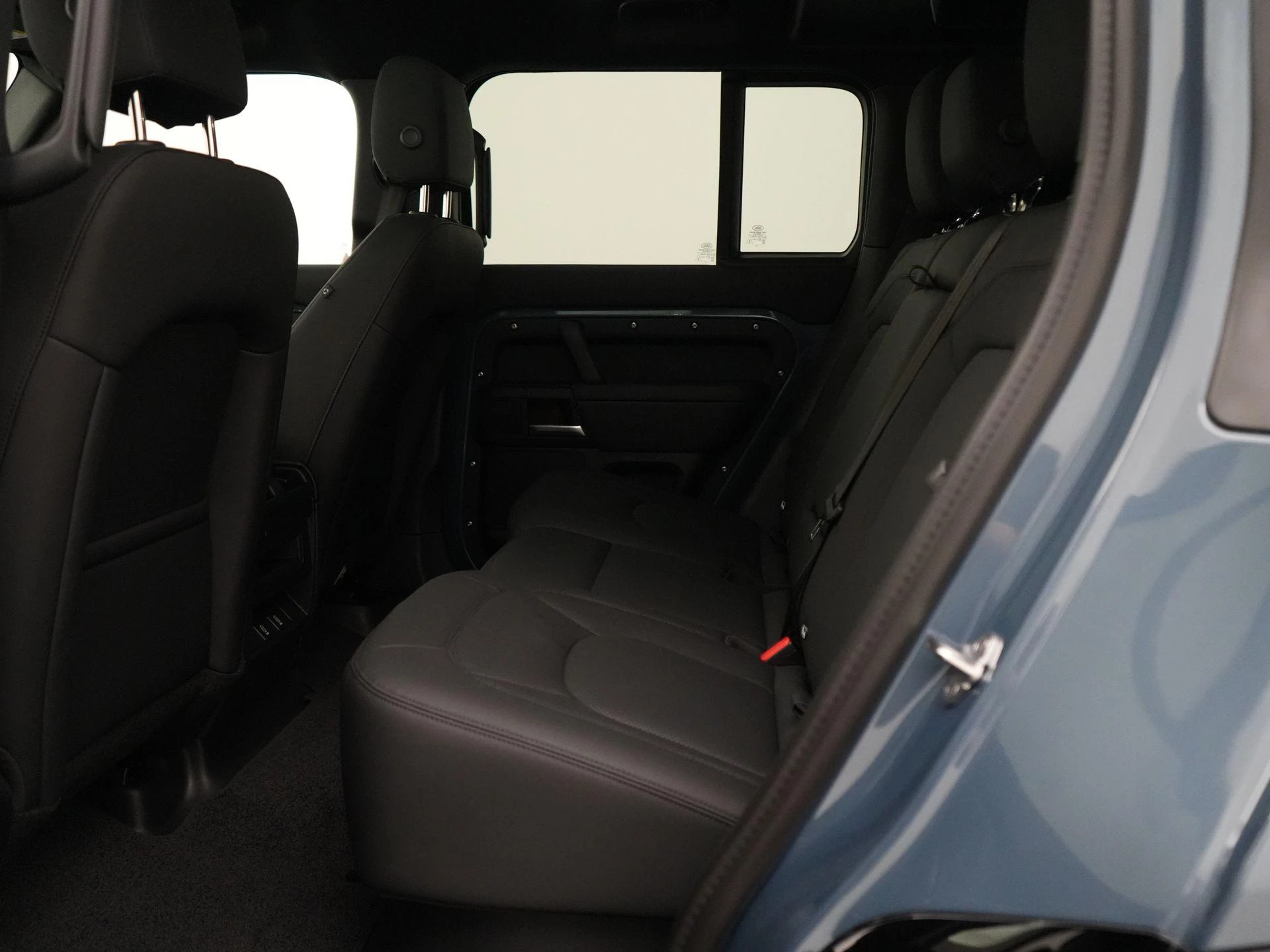 Land Rover-Defender-image-35