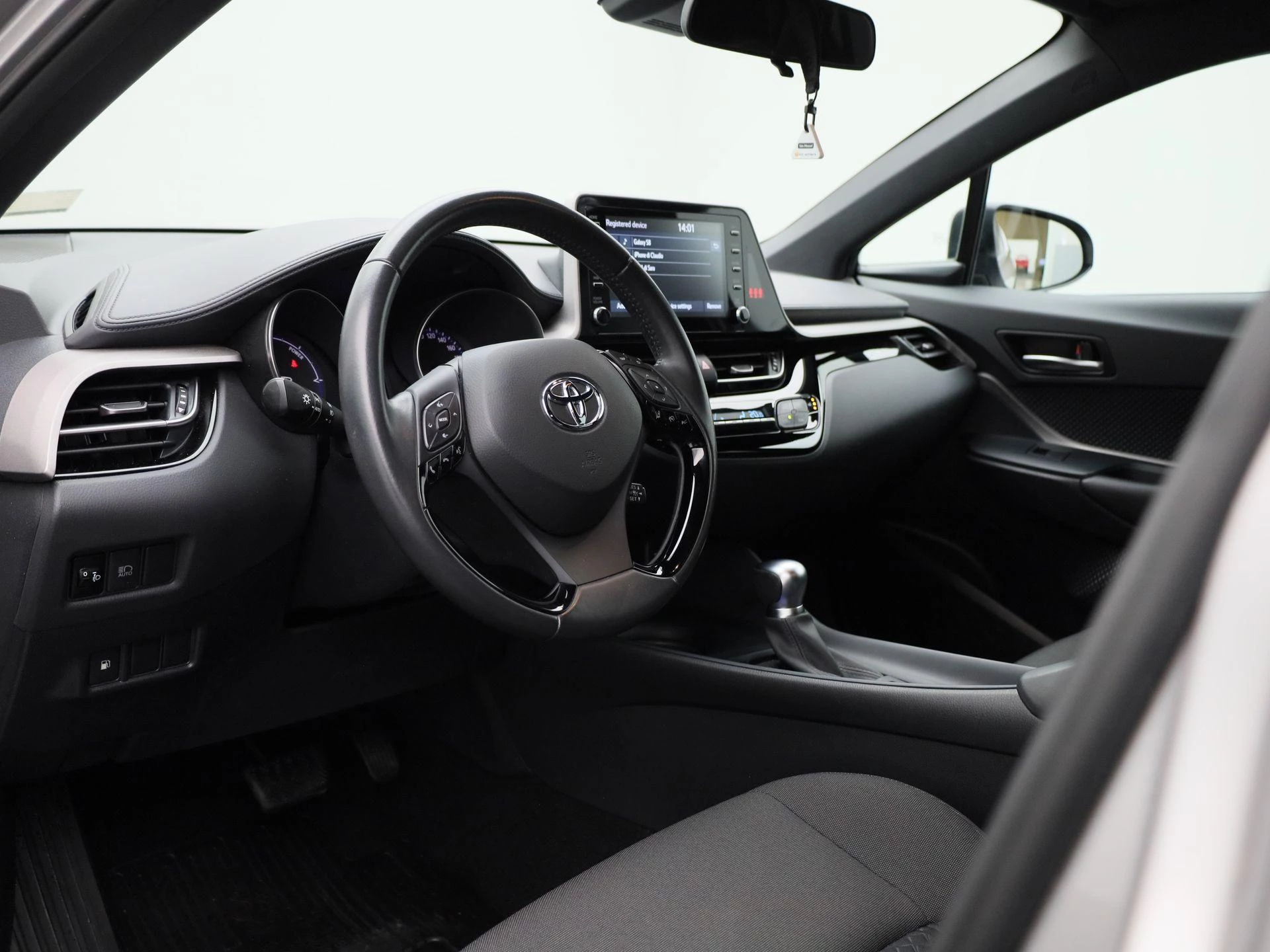 Toyota-C-HR-image-28