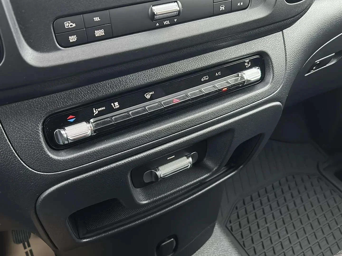 Mercedes-Benz-Vito-image-16