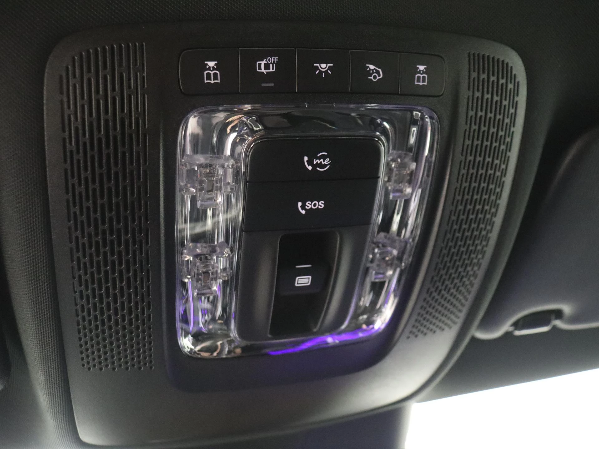 Mercedes-Benz-CLA-image-26