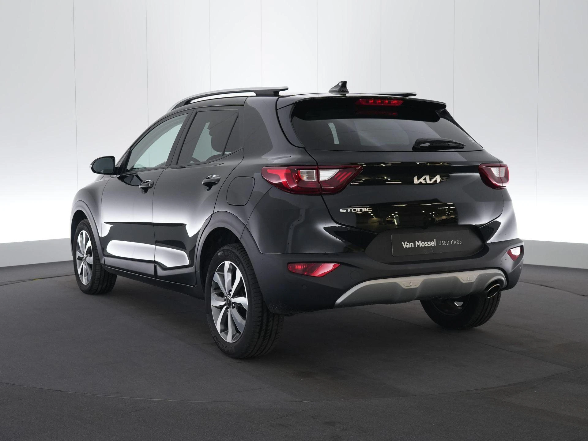 Kia-Stonic-image-1