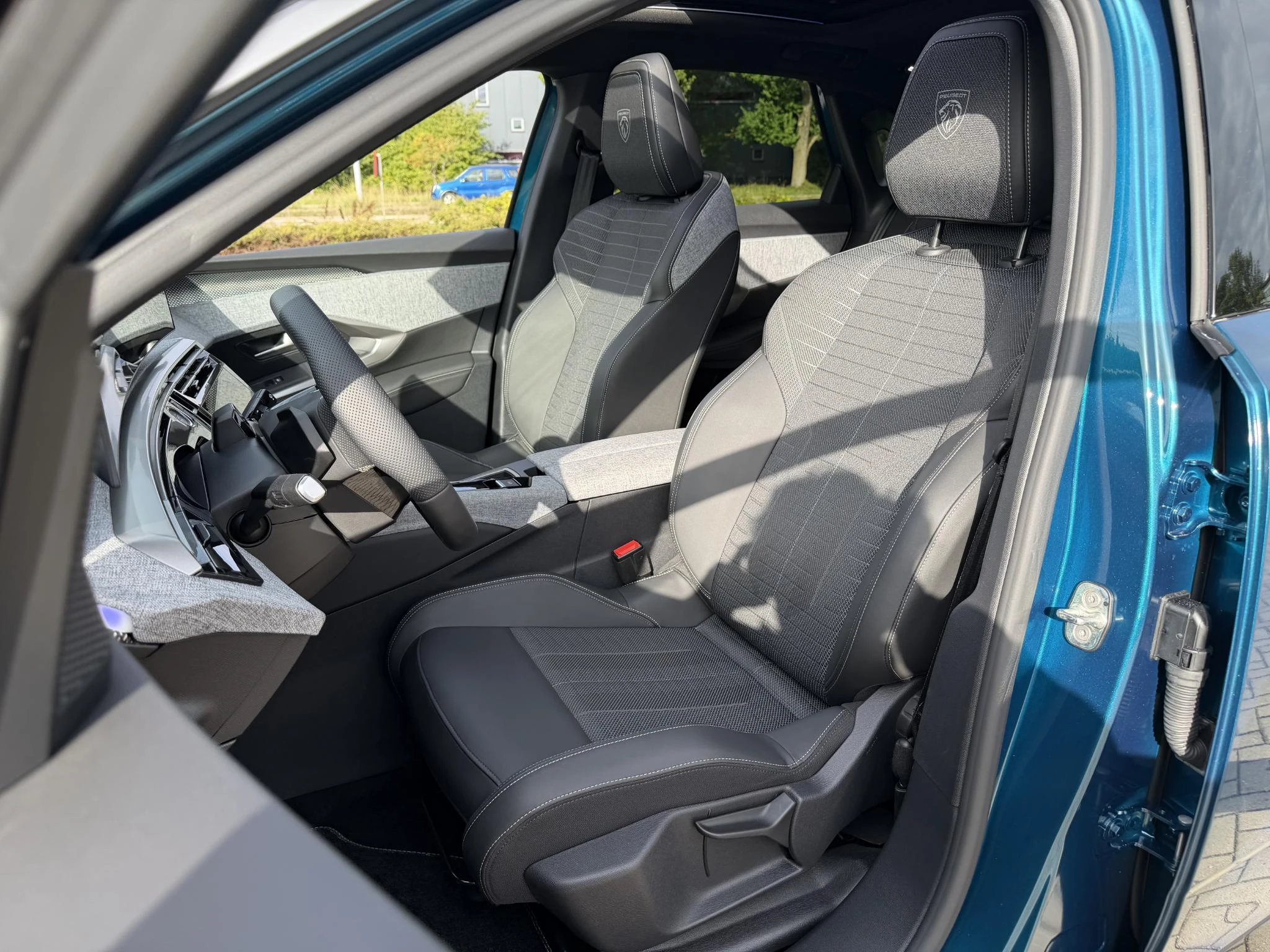 Peugeot-e-3008-image-1